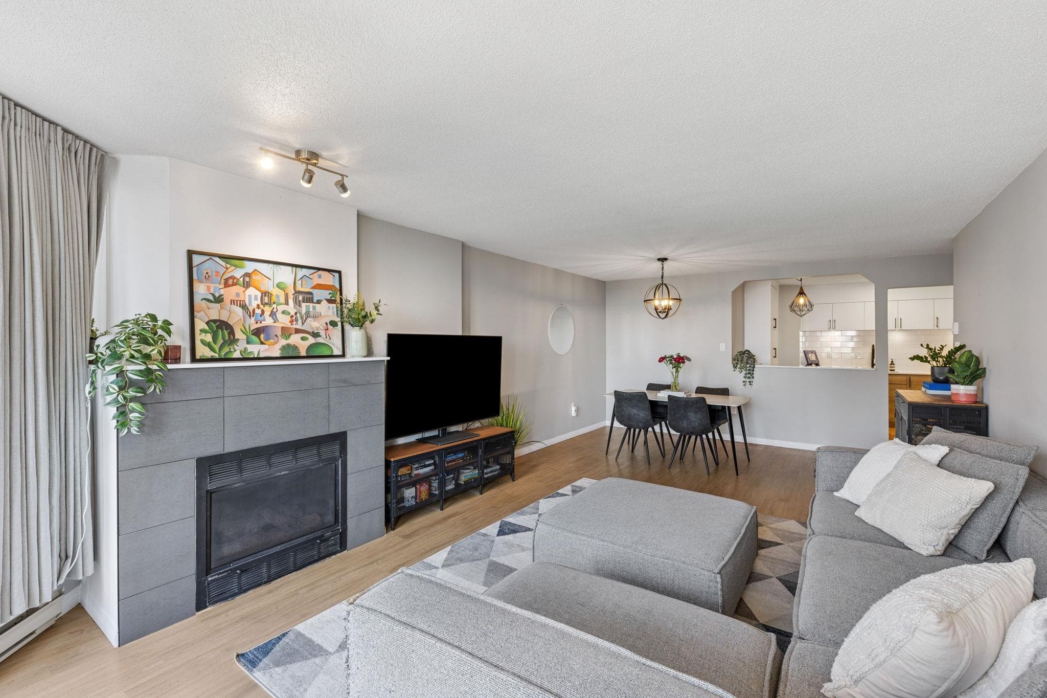1102 - 1245 Quayside Drive, New Westminster
