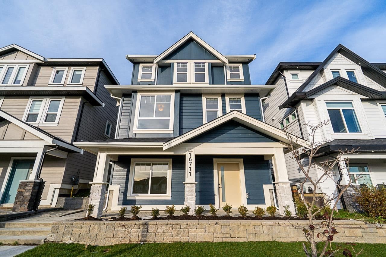 16711 16 Avenue, Surrey