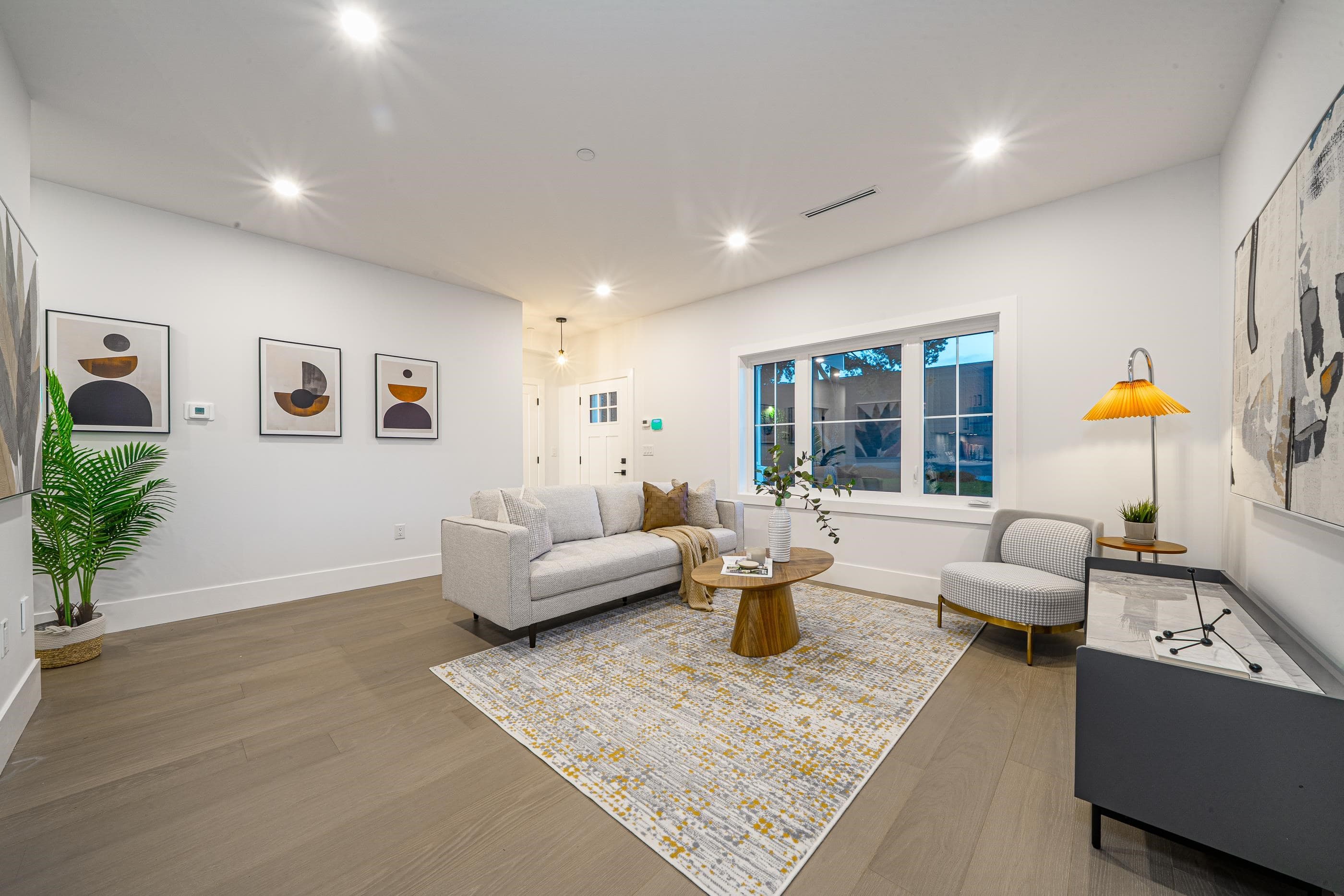2735 W 8th Avenue, Vancouver, V6K 2B7 — photo 4