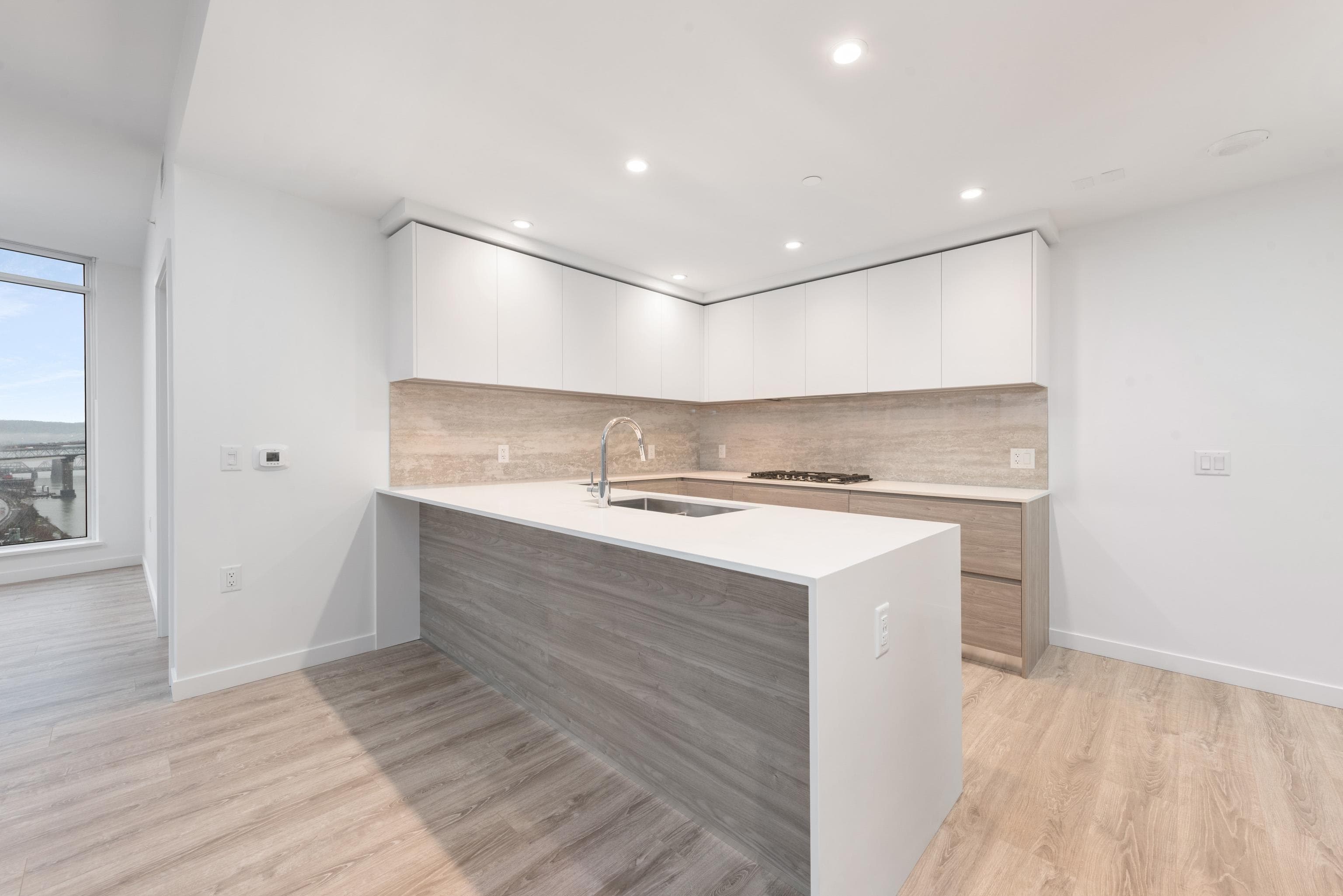 1703 - 660 Quayside Drive, New Westminster, V3M 0P1 — photo 3