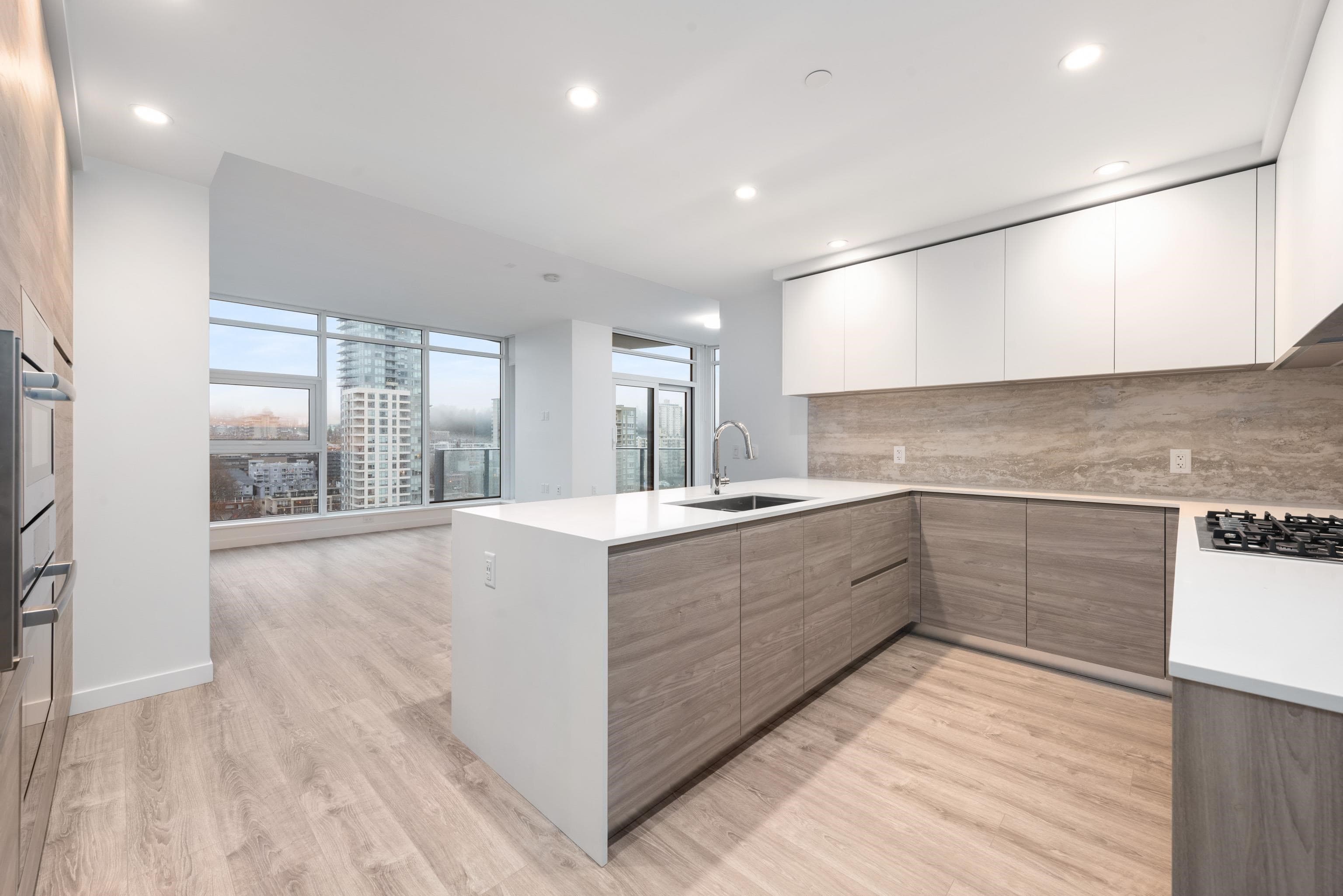 1703 - 660 Quayside Drive, New Westminster, V3M 0P1 — photo 1