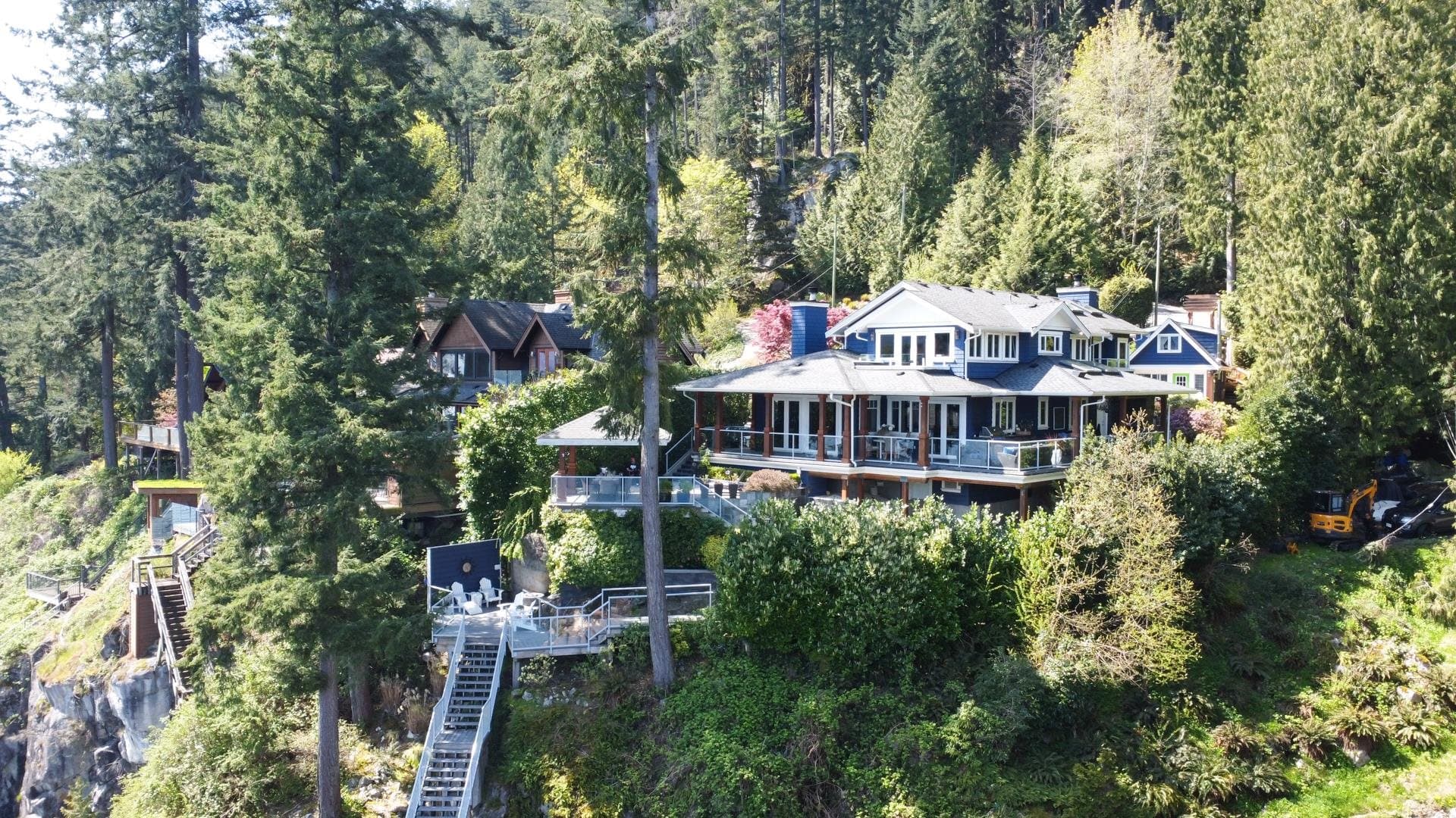 5125 Indian River Drive, North Vancouver, V7G 2T6 — photo 2