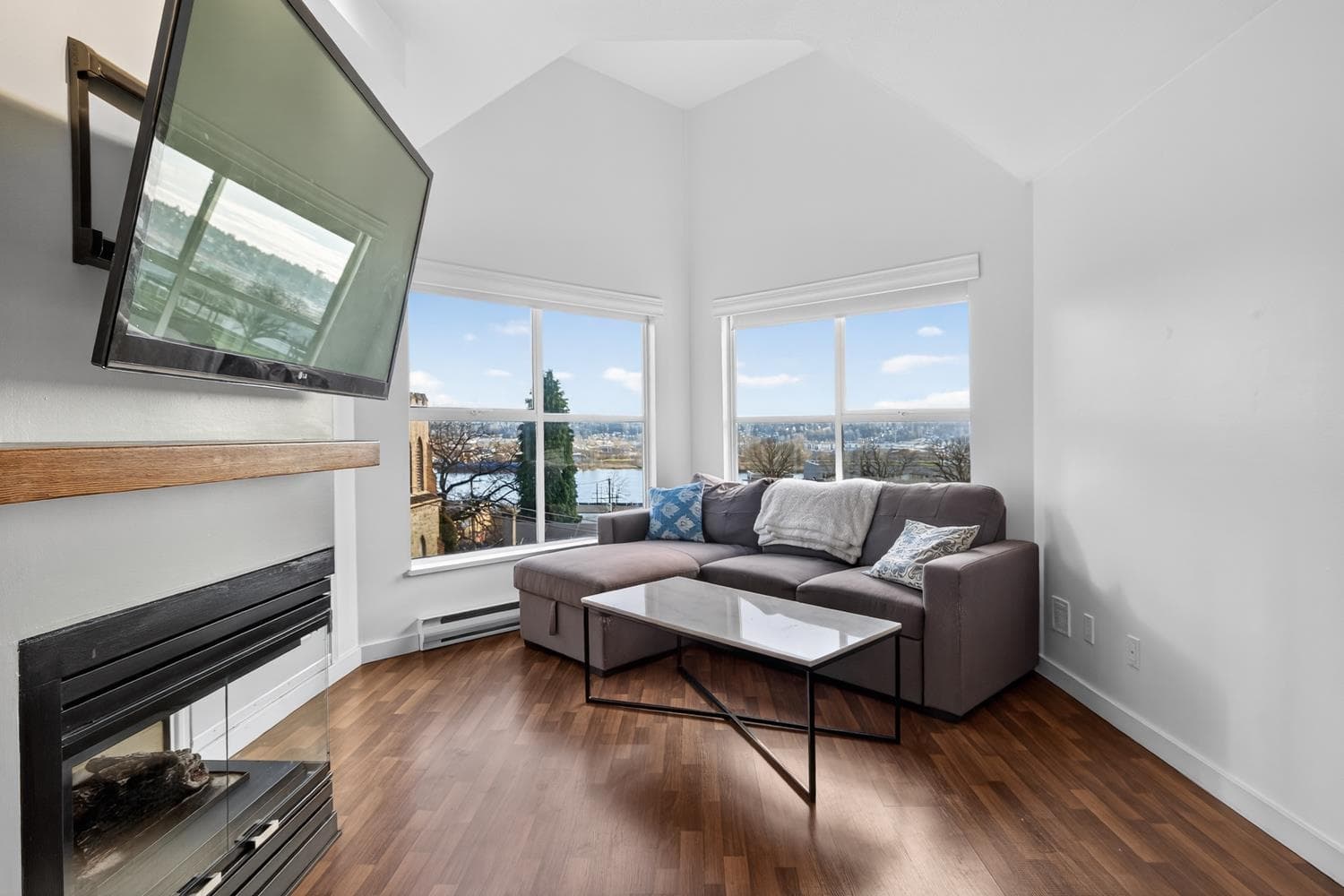 401 - 509 Carnarvon Street, New Westminster, V3L 5S4 — photo 2