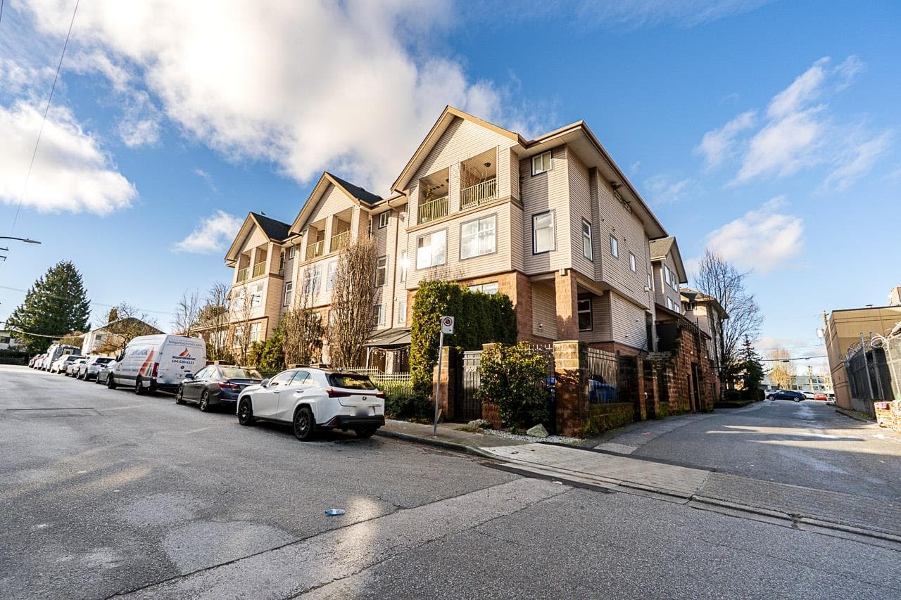 211 - 5625 Senlac Street, Vancouver, V5R 6G8 — photo 2