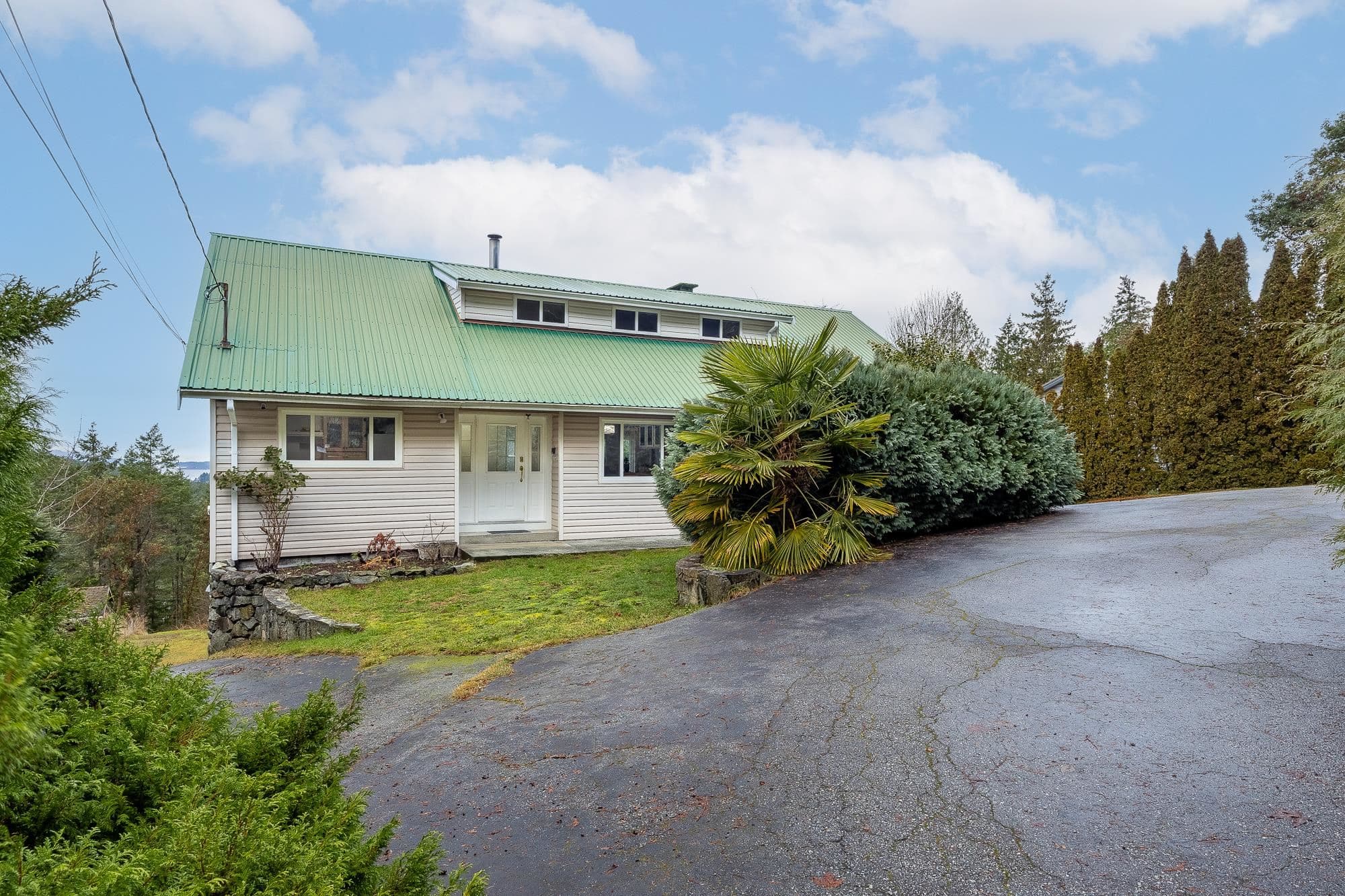 12873 Dogwood Drive, Madeira Park, V0N 2H1 — photo 2