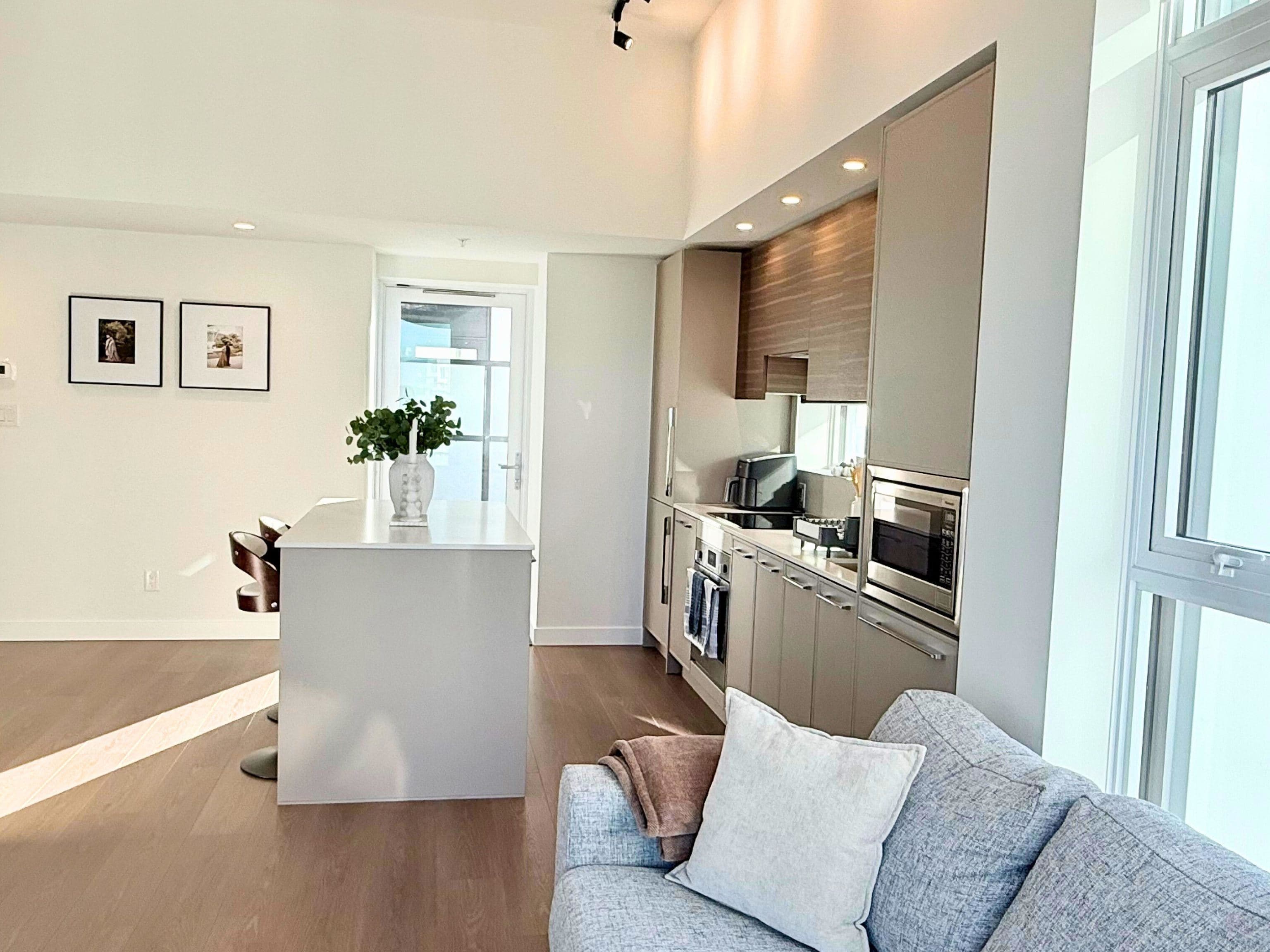 3304 - 13745 George Junction Street, Surrey, V3T 4Y3 — photo 2