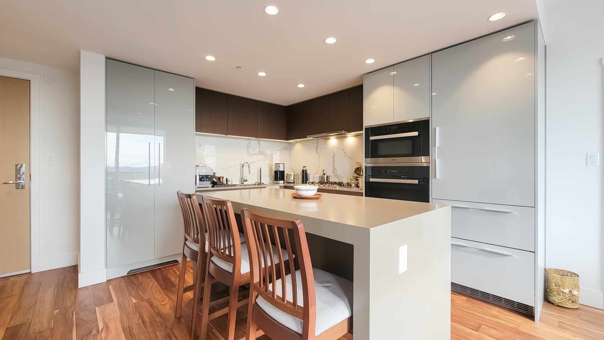 1302 - 1632 Lions Gate Lane, North Vancouver, V7P 0E2 — photo 3