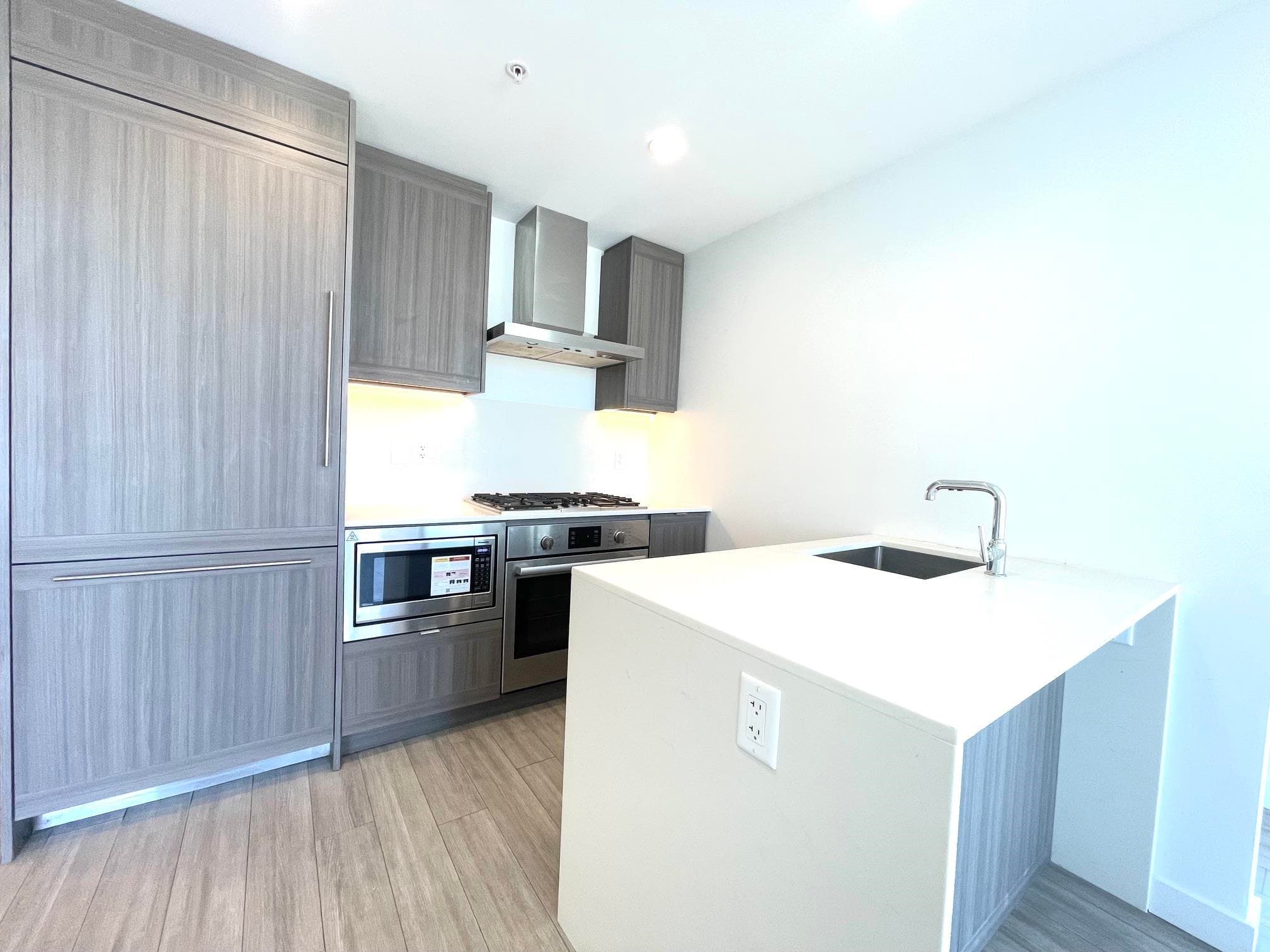 1604 - 2351 Beta Avenue, Burnaby, V5C 0M2 — photo 4