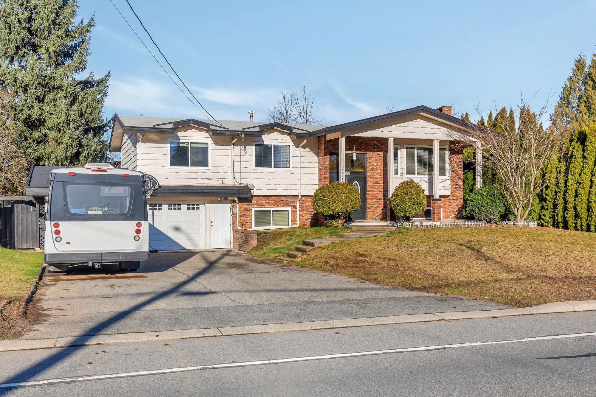 32615 Bevan Avenue, Abbotsford, V2T 1G5 — photo 2
