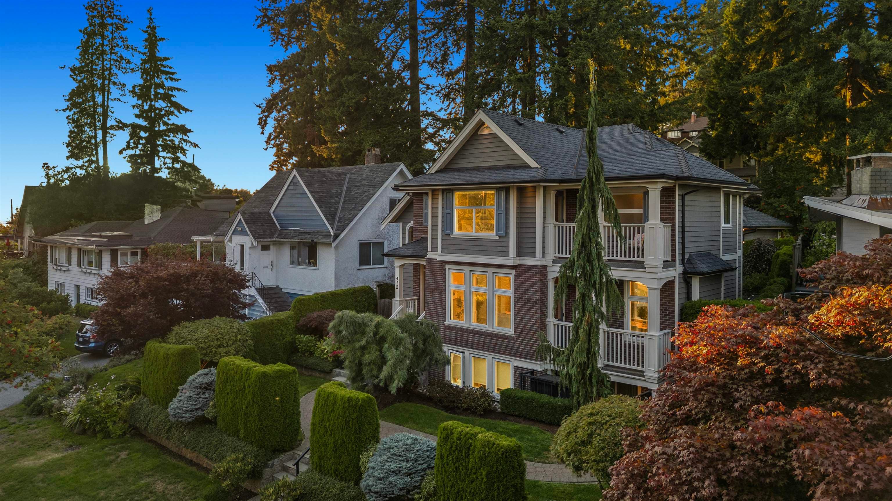 452 Tempe Crescent, North Vancouver