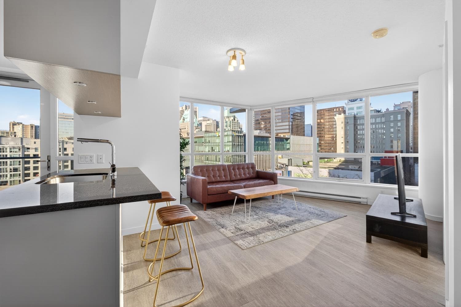 1011 - 833 Seymour Street, Vancouver, V6B 0G4 — photo 1