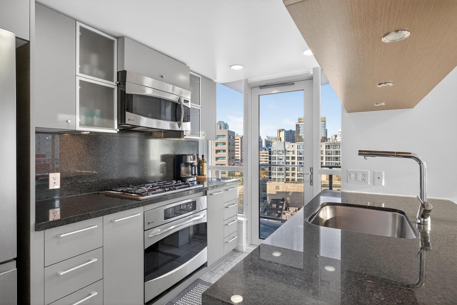 1011 - 833 Seymour Street, Vancouver, V6B 0G4 — photo 4