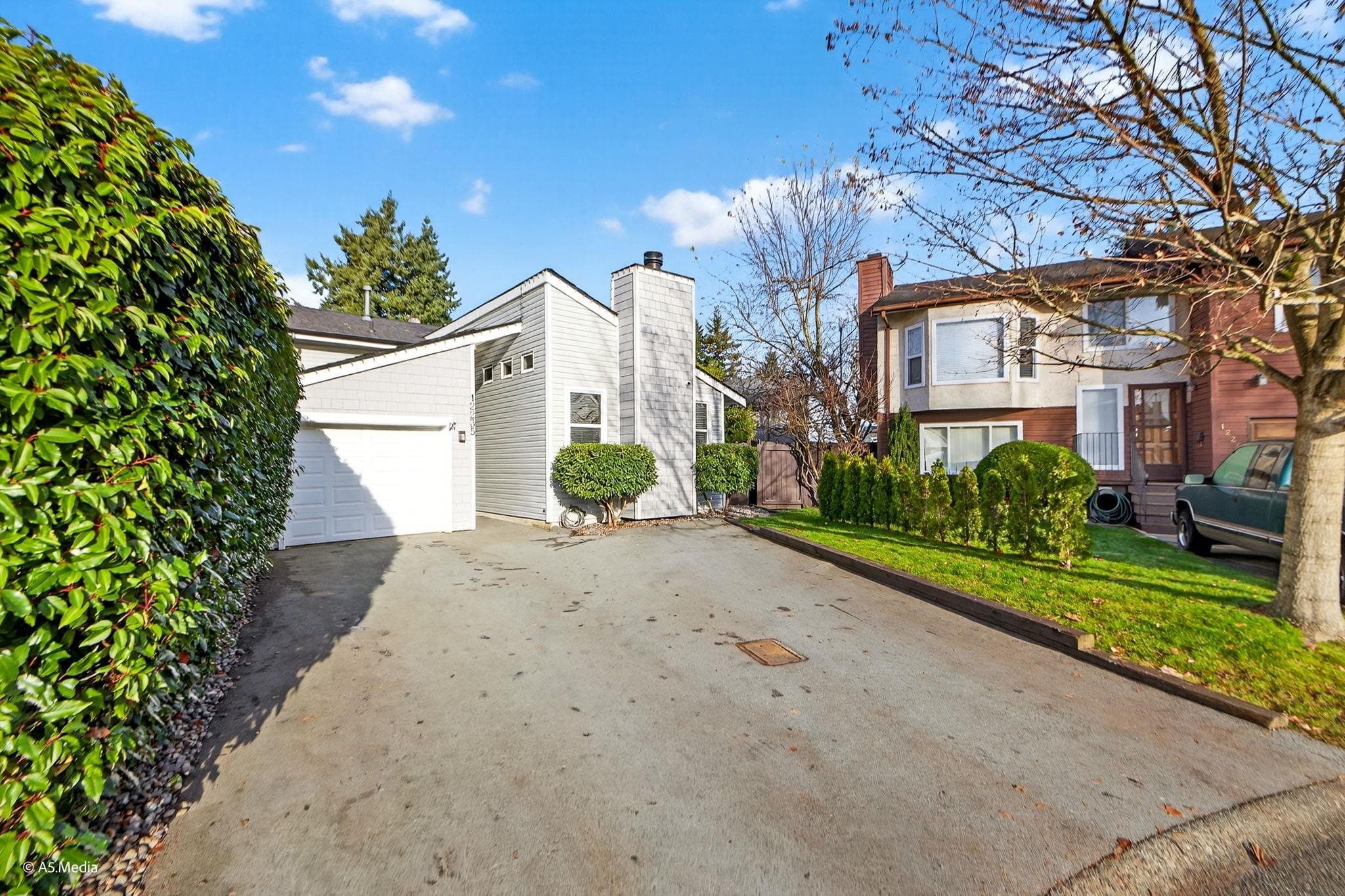 12235 80a Avenue, Surrey, V3W 7R8 — photo 2