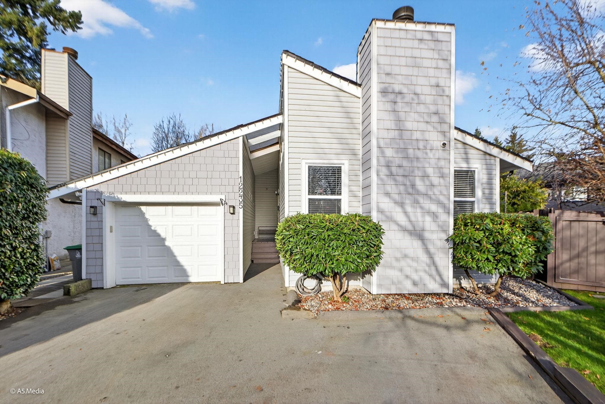 12235 80a Avenue, Surrey, V3W 7R8 — photo 1