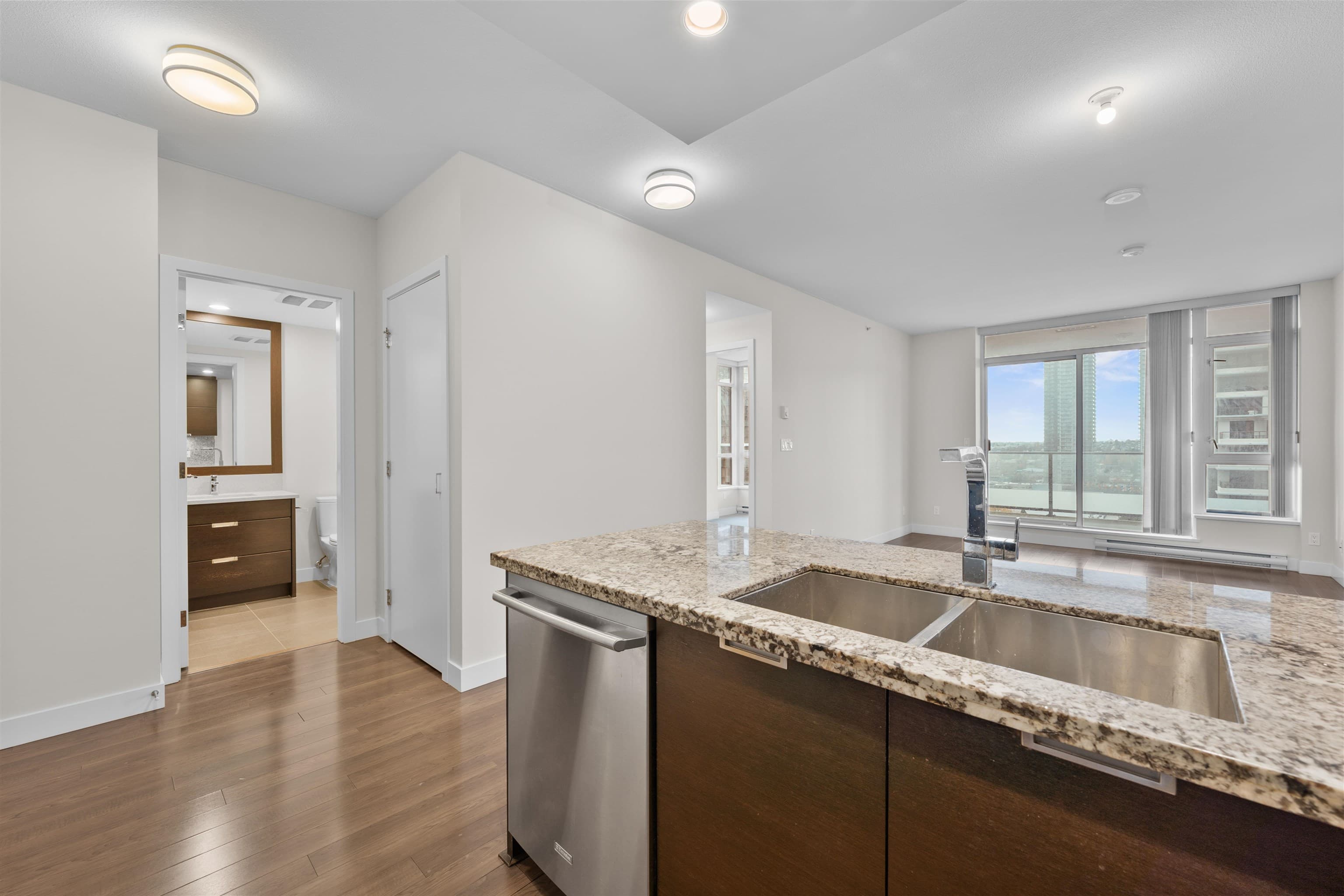 1506 - 2077 Rosser Avenue, Burnaby, V5C 0G6 — photo 2