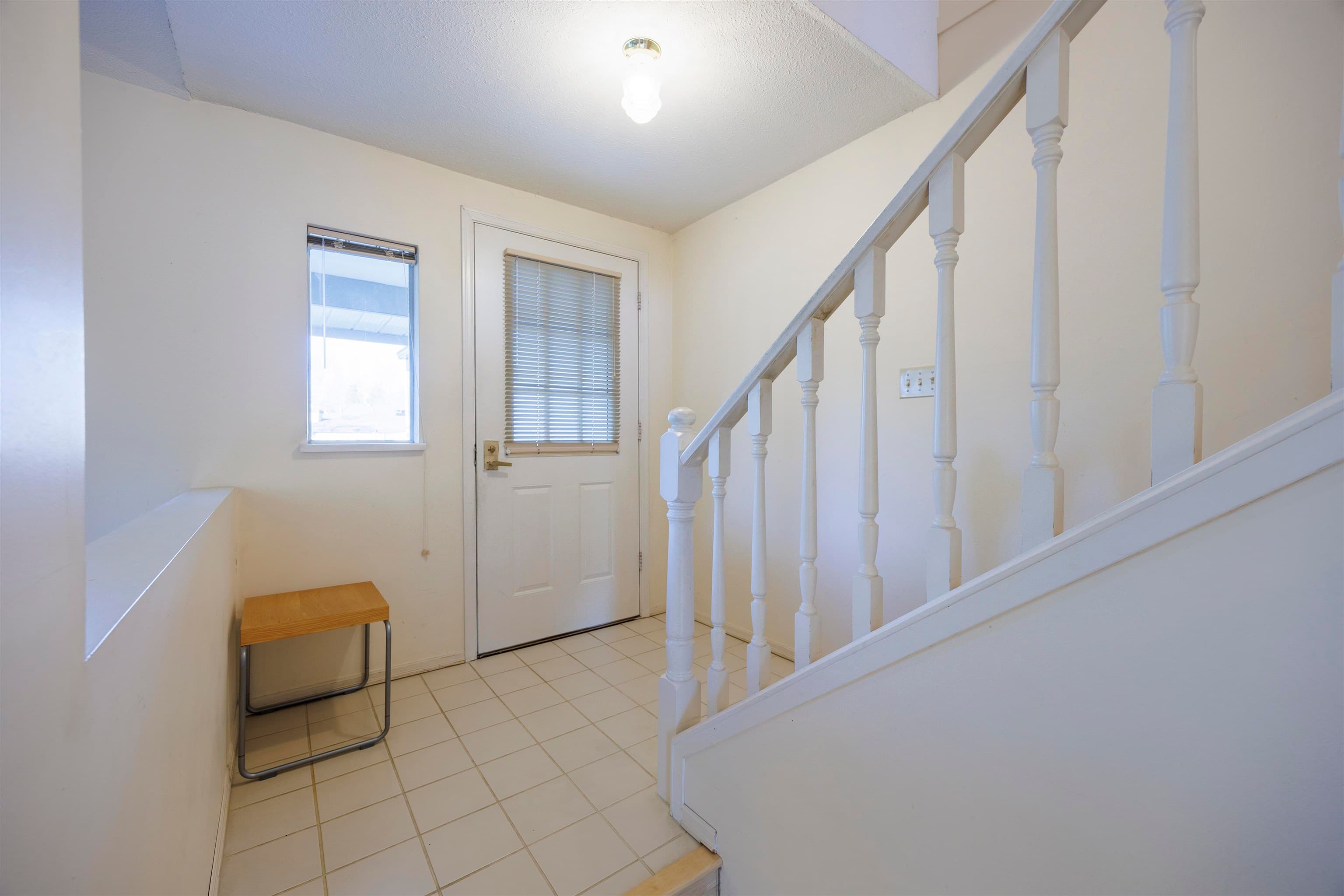 15114 98 Avenue, Surrey, V3R 8T2 — photo 5