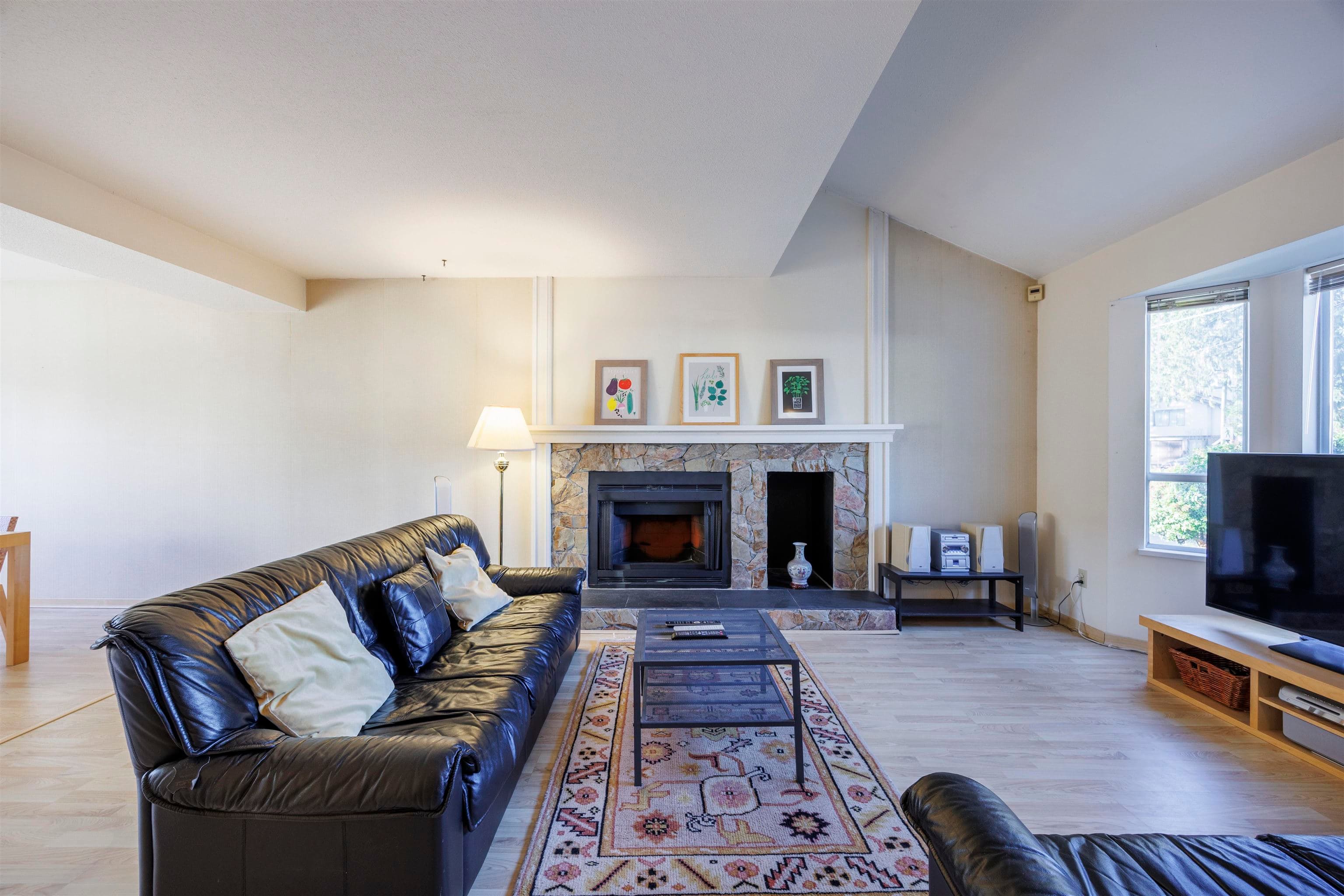 15114 98 Avenue, Surrey, V3R 8T2 — photo 4