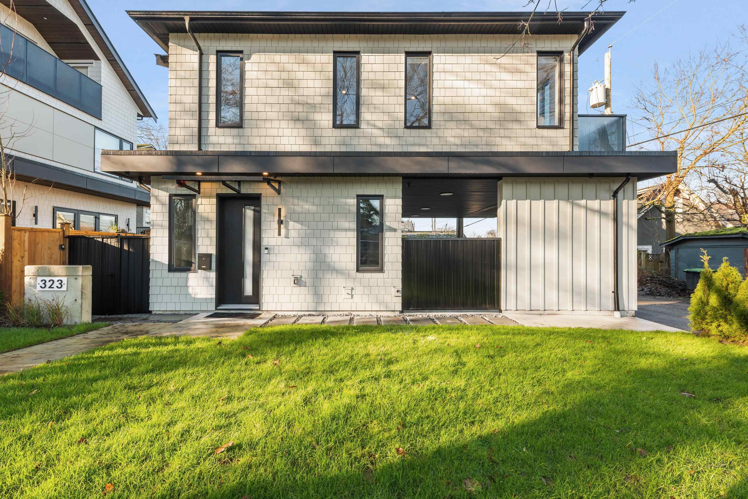 323 N Kamloops Street, Vancouver, V5K 0A9 — photo 1