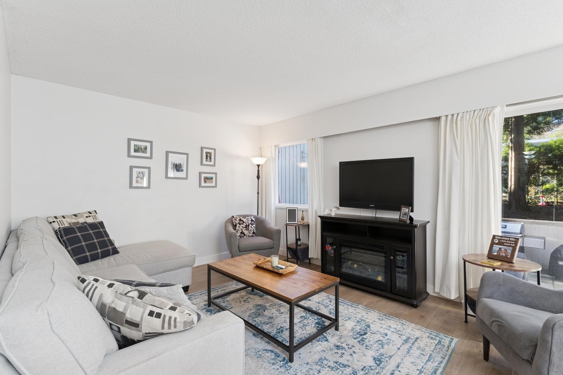 2060 Deep Cove Crescent, North Vancouver, V7G 1T2 — photo 2