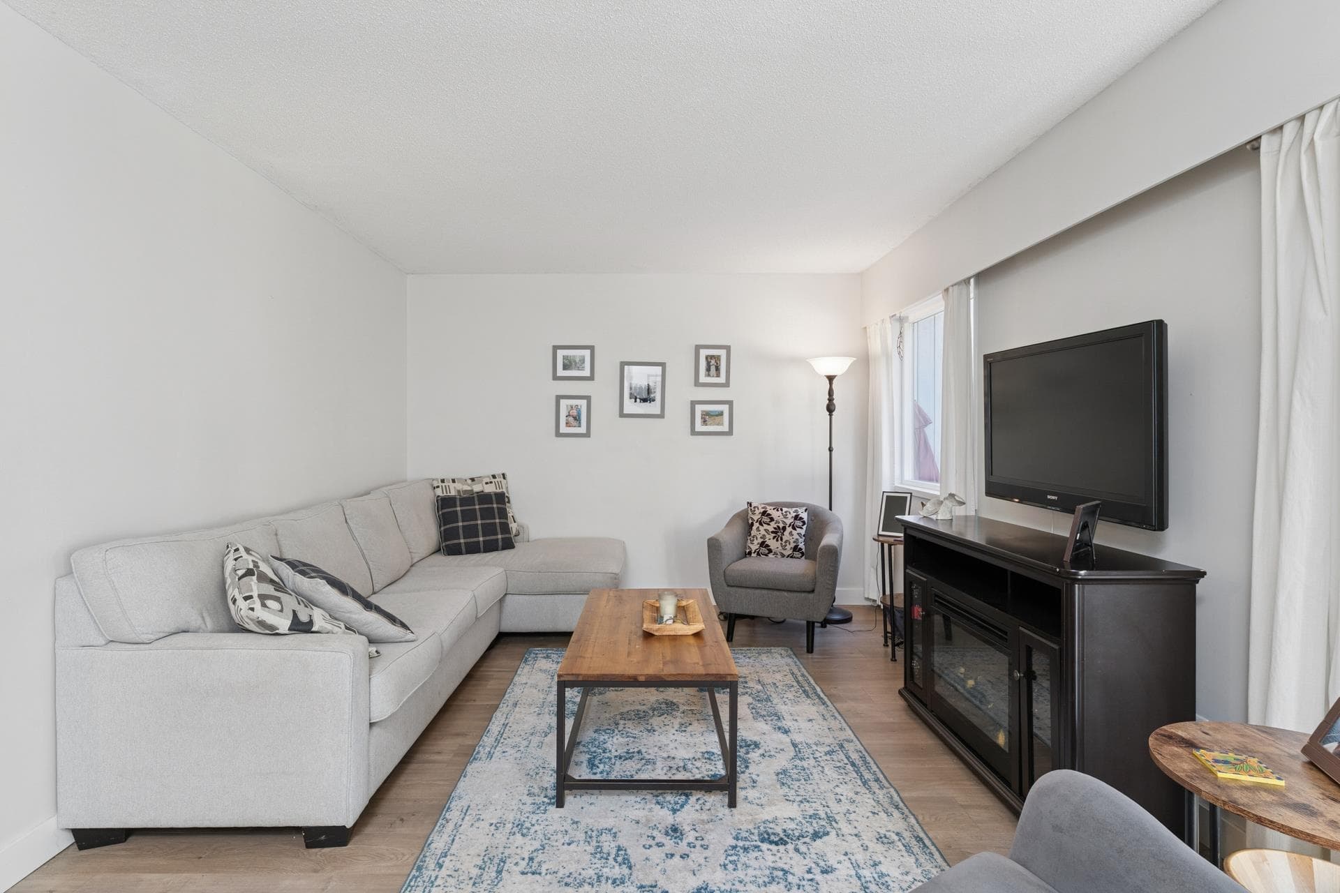 2060 Deep Cove Crescent, North Vancouver, V7G 1T2 — photo 3