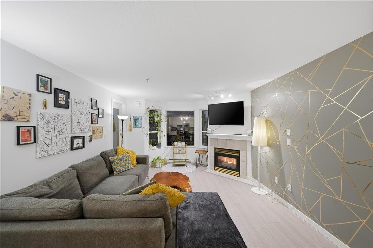 311 - 121 Shoreline Circle, Port Moody, V3H 5G2 — photo 3