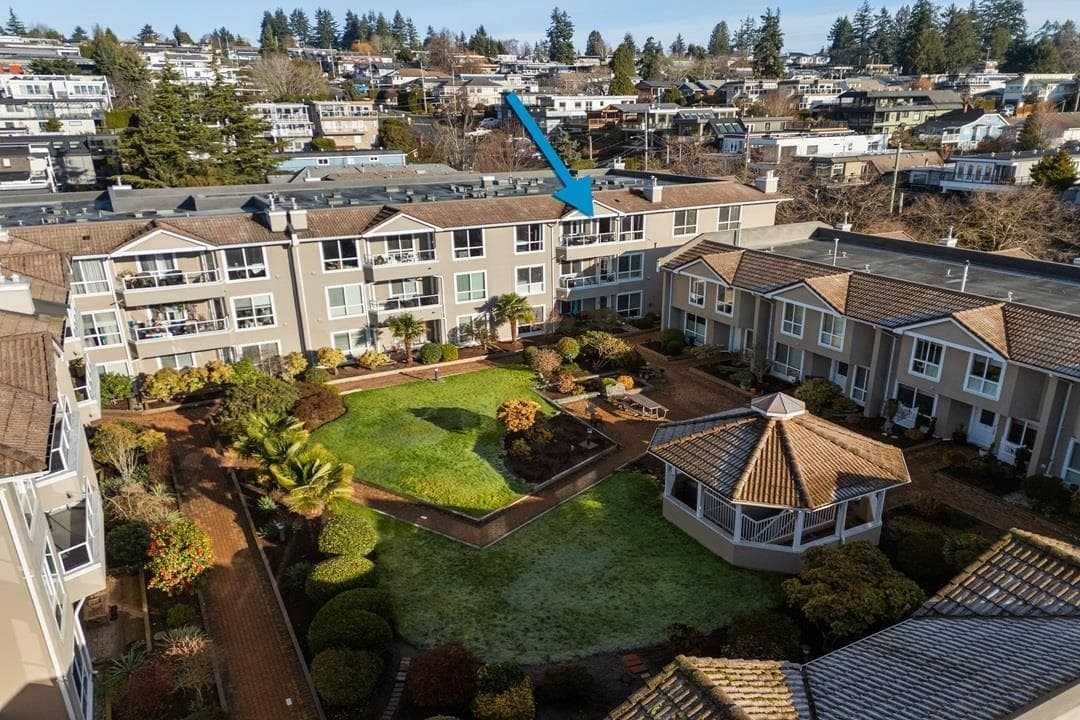 312 - 15875 Marine Drive, White Rock, V4B 5J2 — photo 1