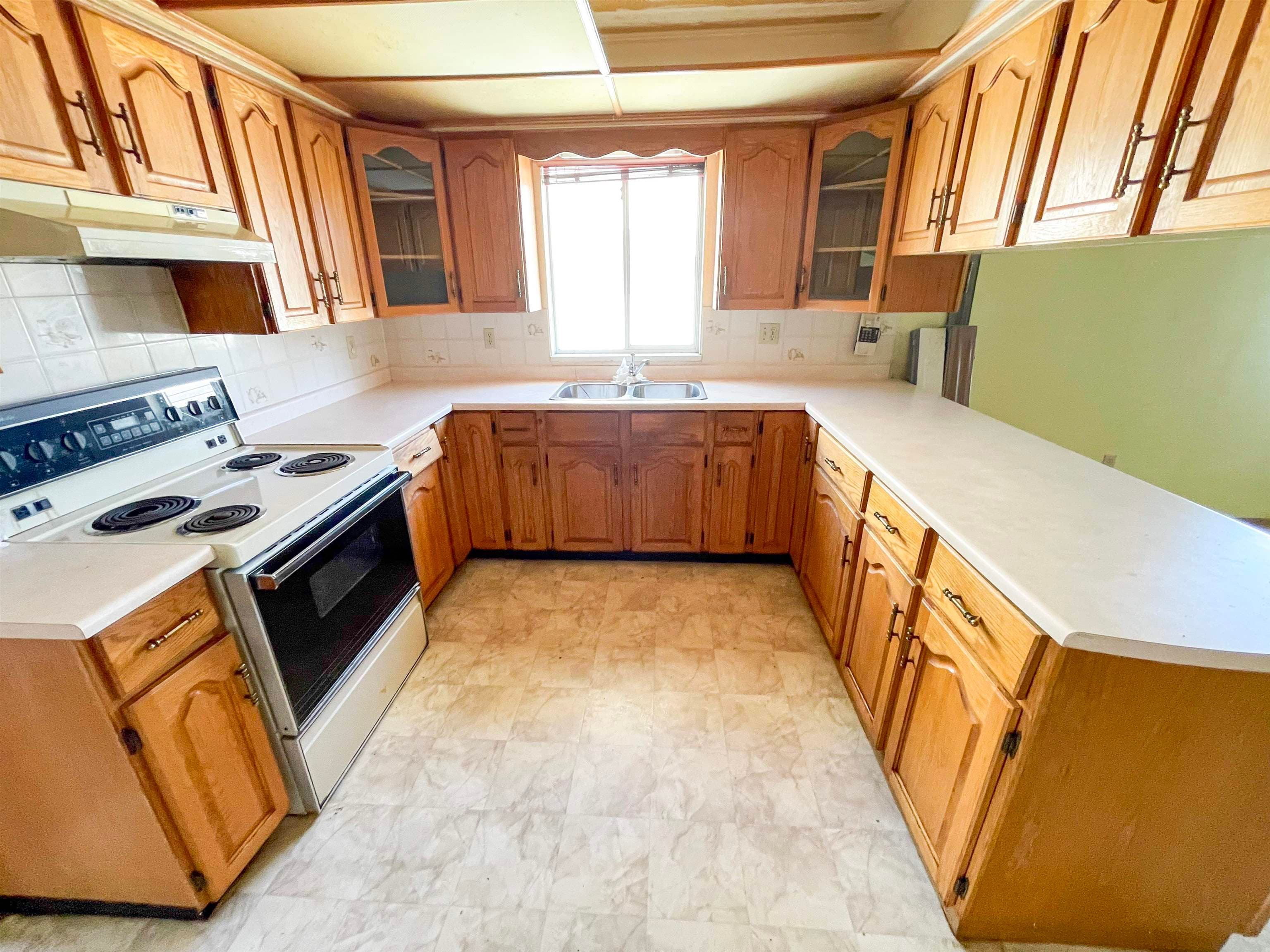 12476 75a Avenue, Surrey, V3W 0M3 — photo 3