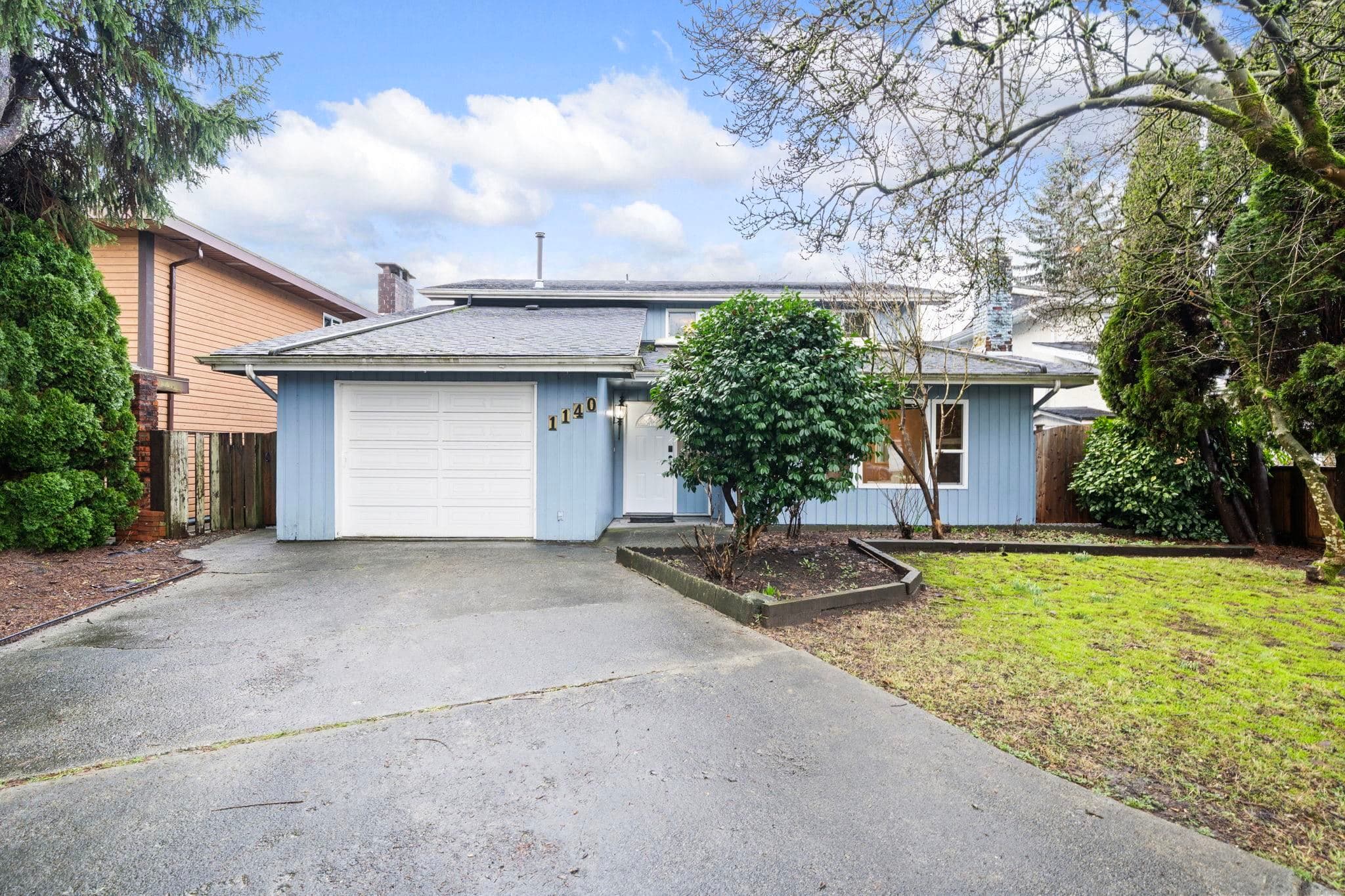 1140 Lansdowne Drive, Coquitlam, V3B 5R3 — photo 1