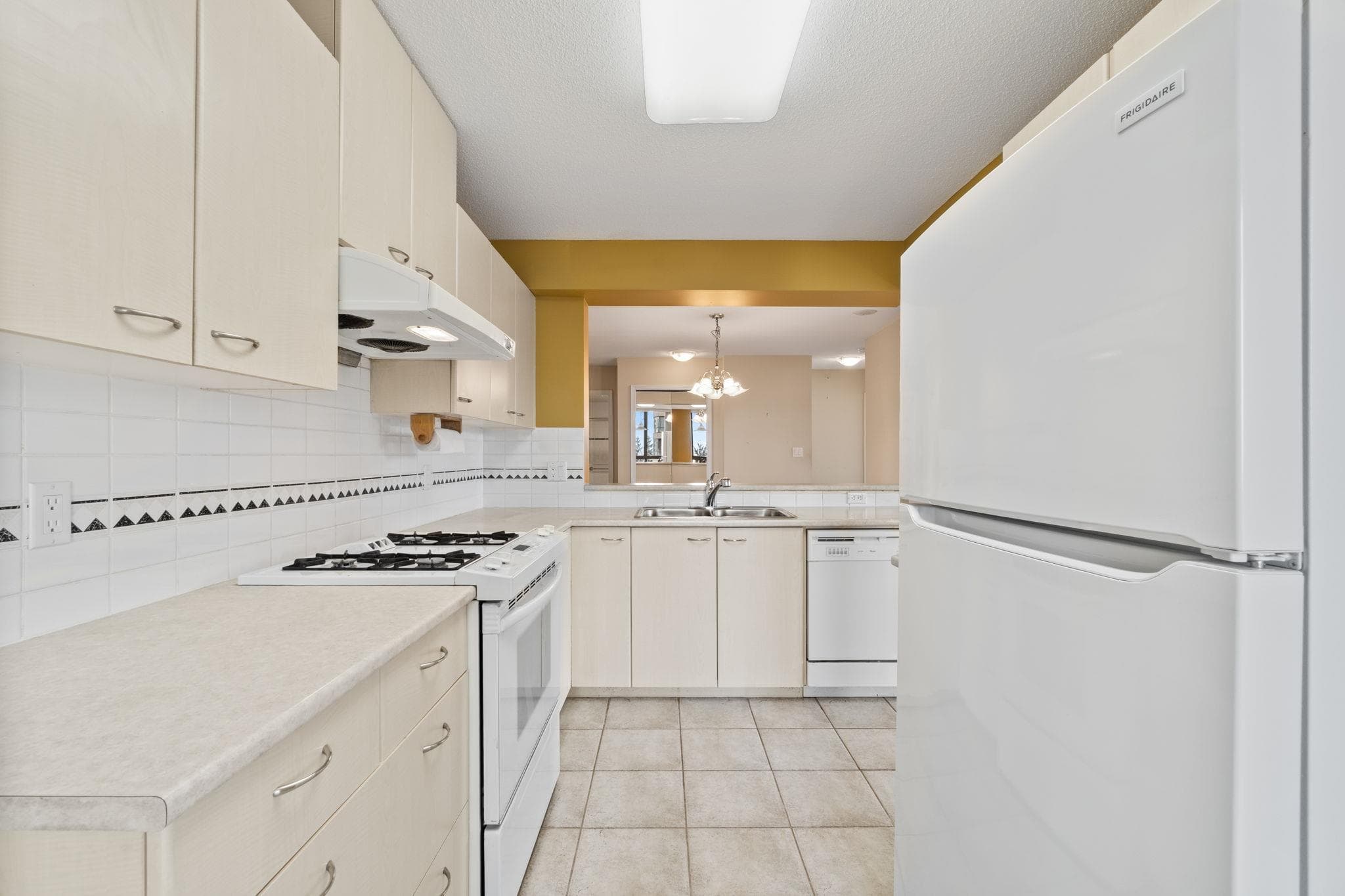 801 - 5848 Olive Avenue, Burnaby, V5H 4V6 — photo 5