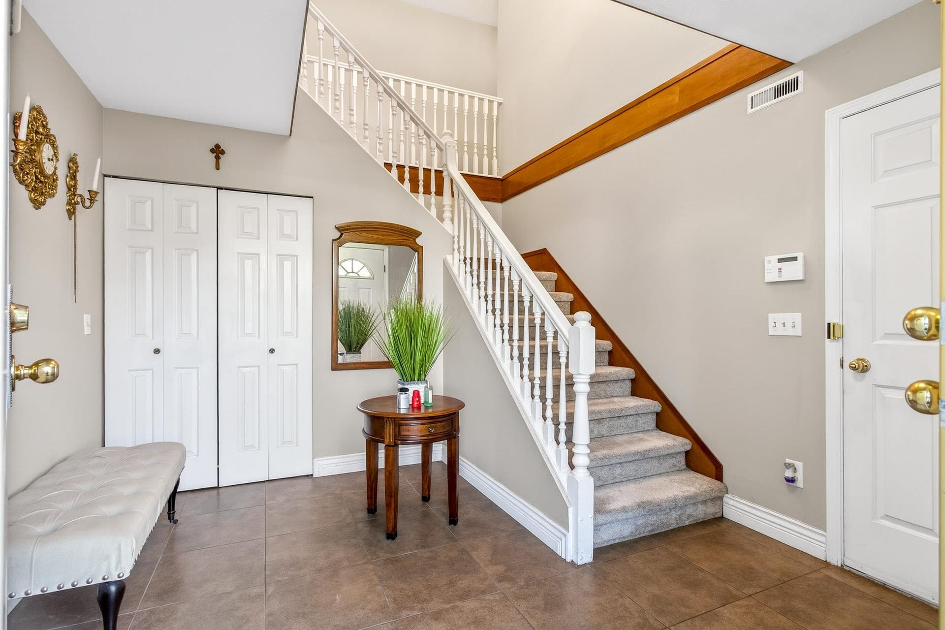 15110 95a Avenue, Surrey, V3R 1E5 — photo 3