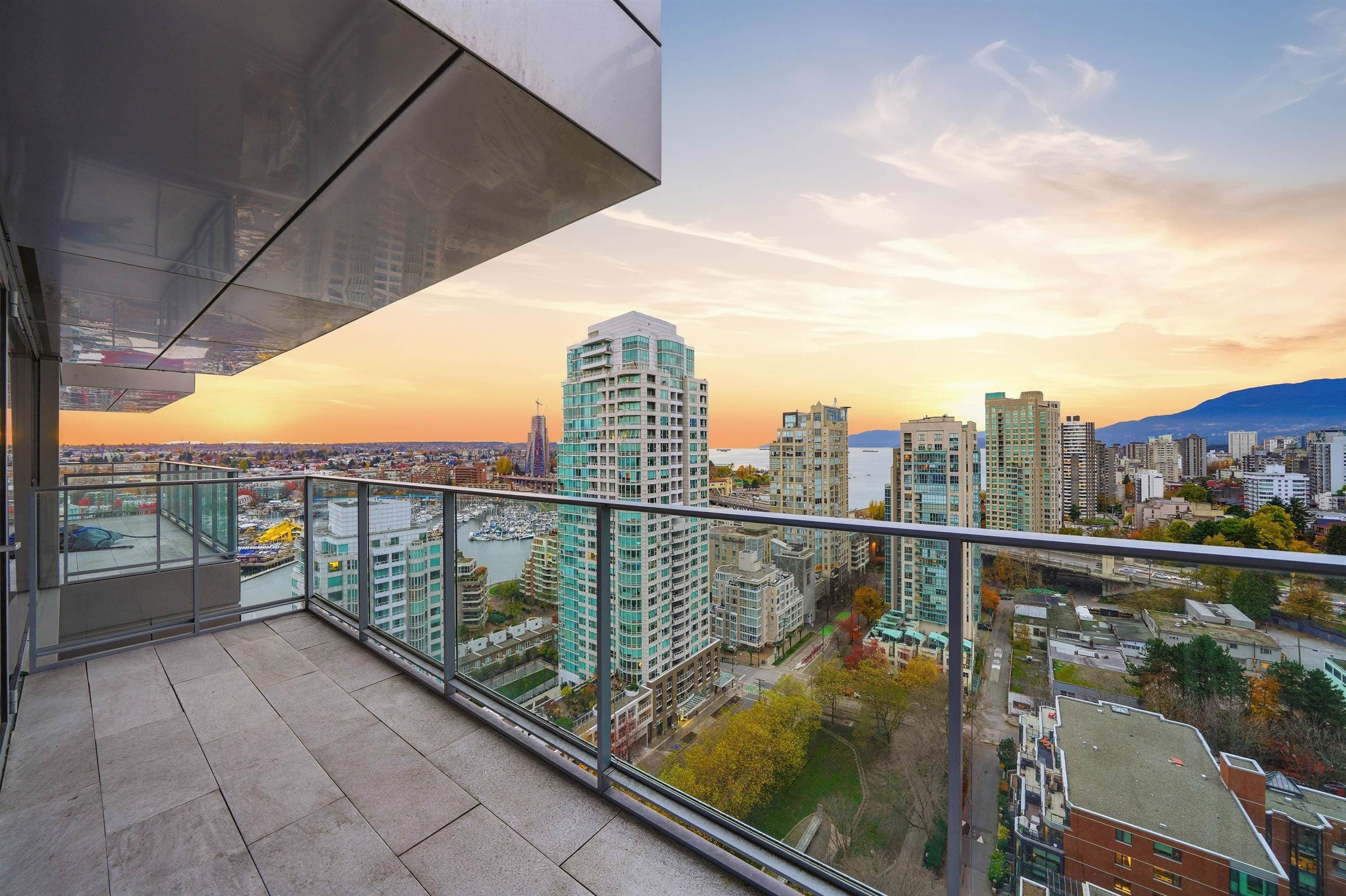 2506 - 1480 Howe Street, Vancouver, V6Z 0G5 — photo 1
