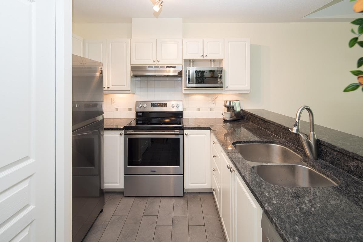 502 - 214 Eleventh Street, New Westminster, V3M 4C9 — photo 2