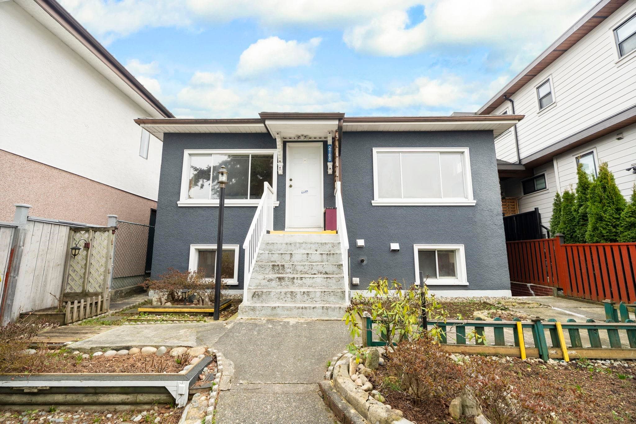 2168 Renfrew Street, Vancouver, V5M 3J5 — photo 1
