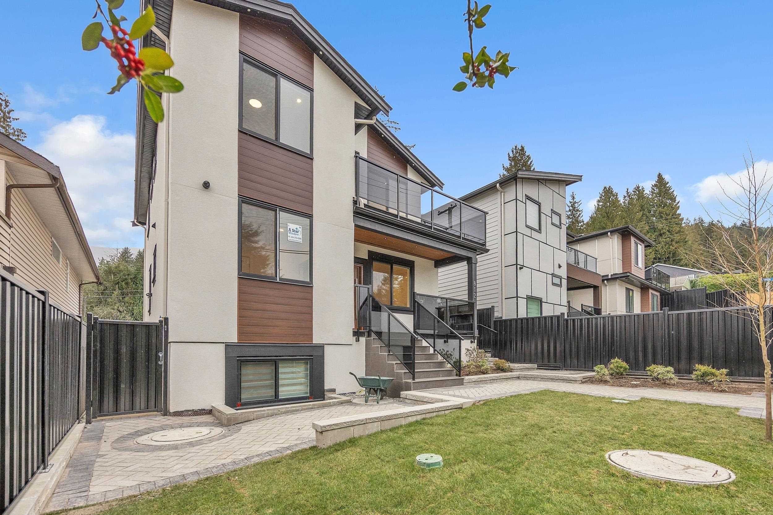 812 Montroyal Boulevard, North Vancouver, V7R 2G6 — photo 2