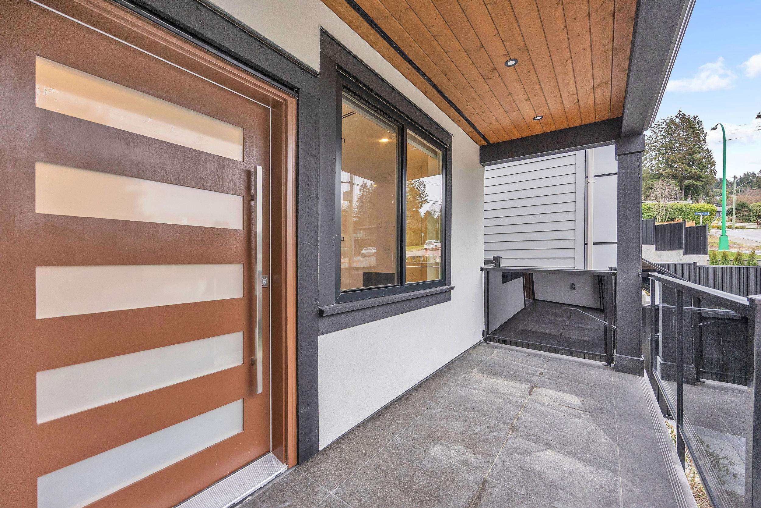 812 Montroyal Boulevard, North Vancouver, V7R 2G6 — photo 3
