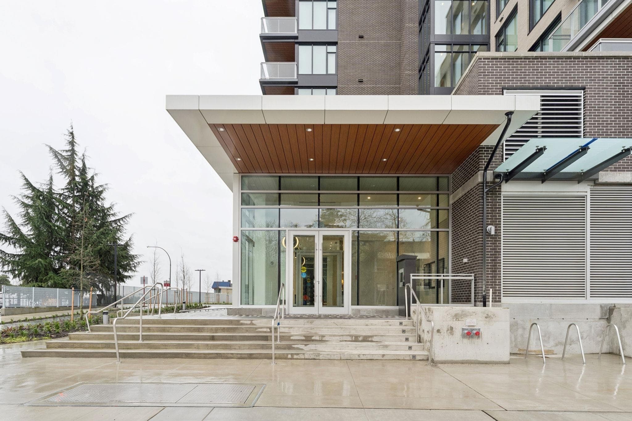 317 - 755 Harbourside Drive, North Vancouver, V7P 0G1 — photo 2