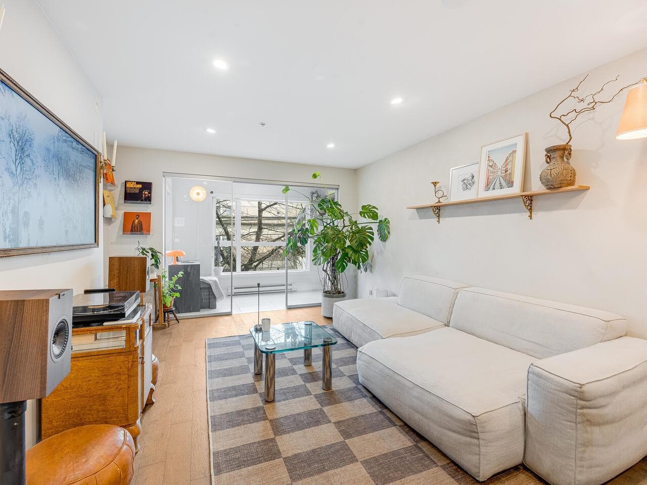 203 - 3456 Commercial Street, Vancouver, V5N 4E9 — photo 1
