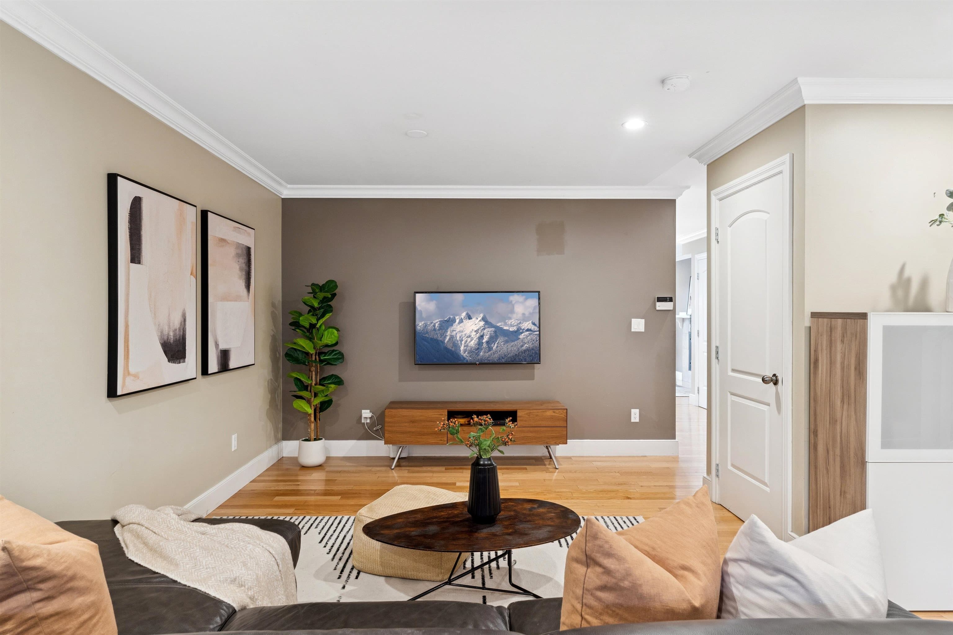 353 E 5th Street, North Vancouver, V7L 1M1 — photo 5