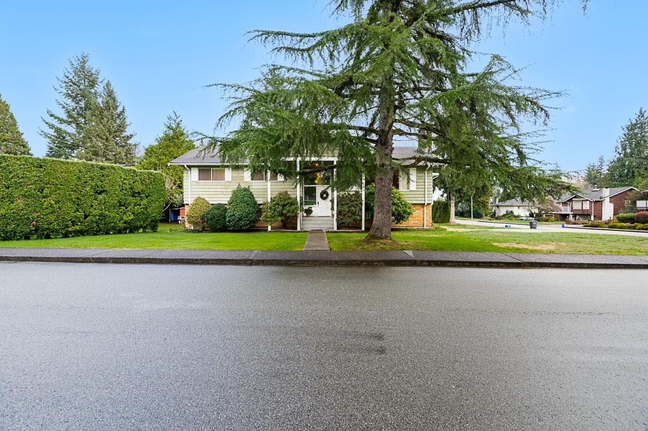 3382 Fairland Court, Burnaby, V5A 3B8 — photo 2