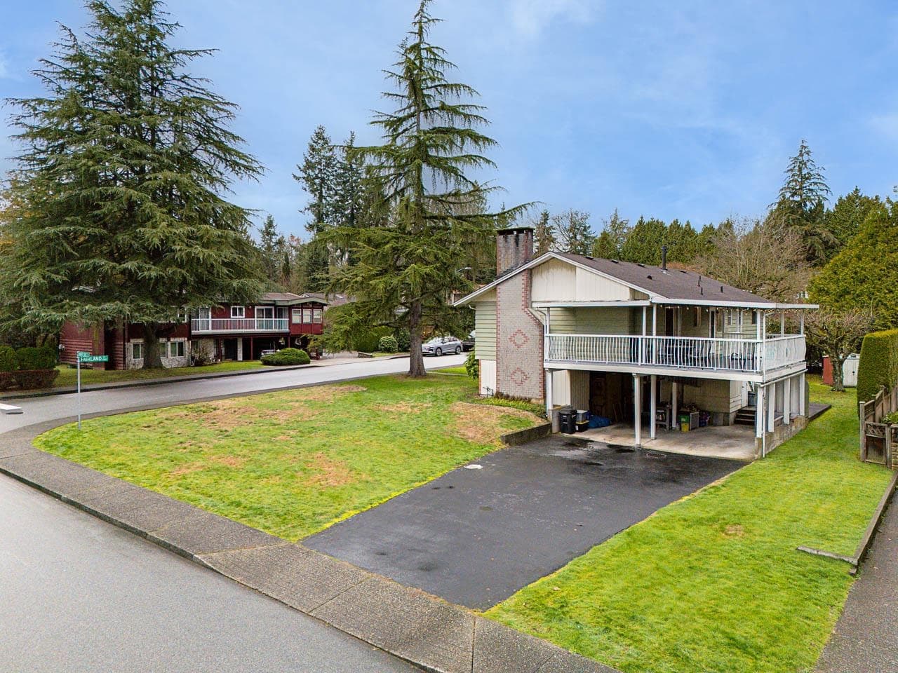 3382 Fairland Court, Burnaby, V5A 3B8 — photo 4