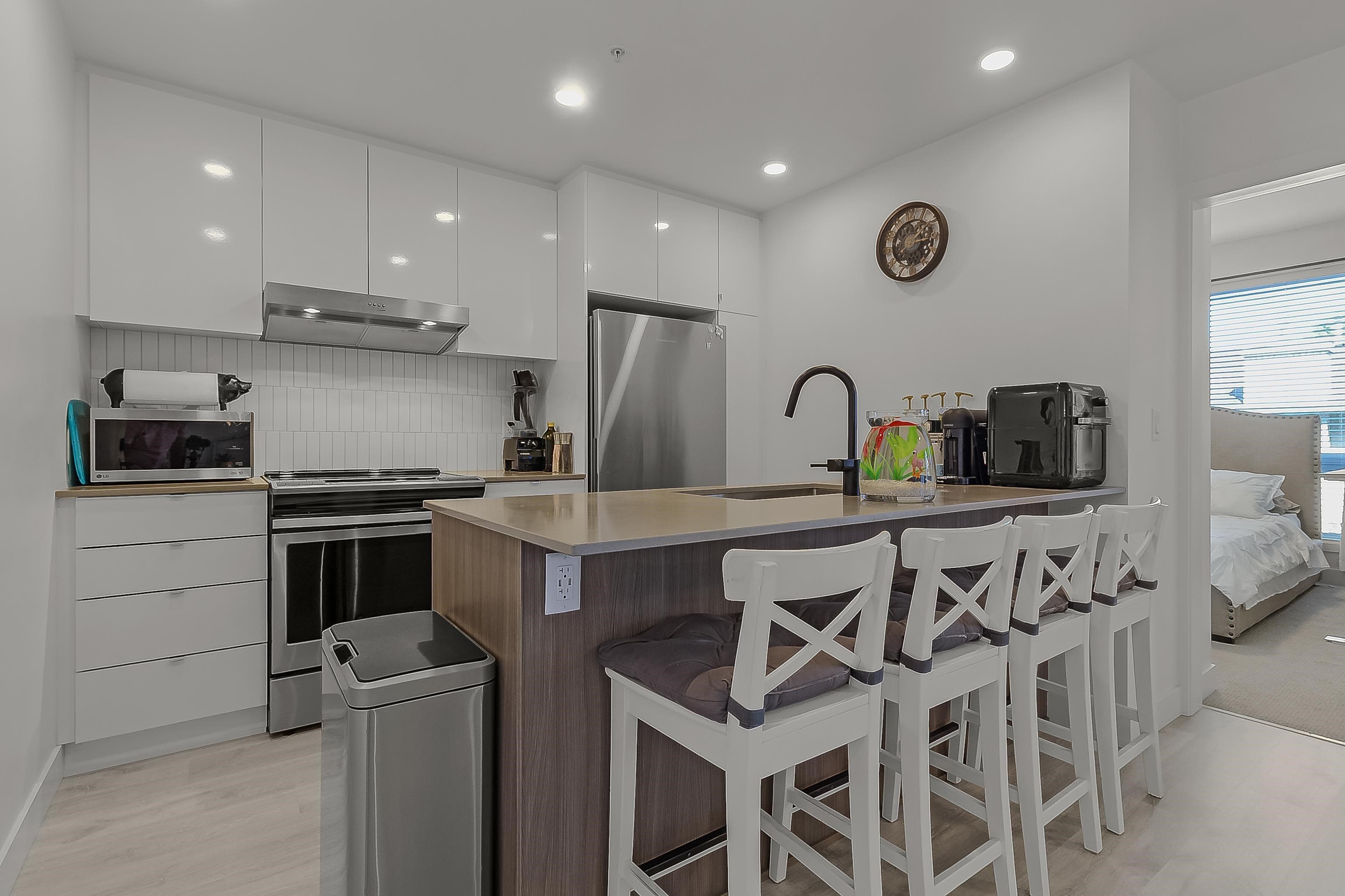 305 - 32838 Landeau Place, Abbotsford, V2S 0M6 — photo 3