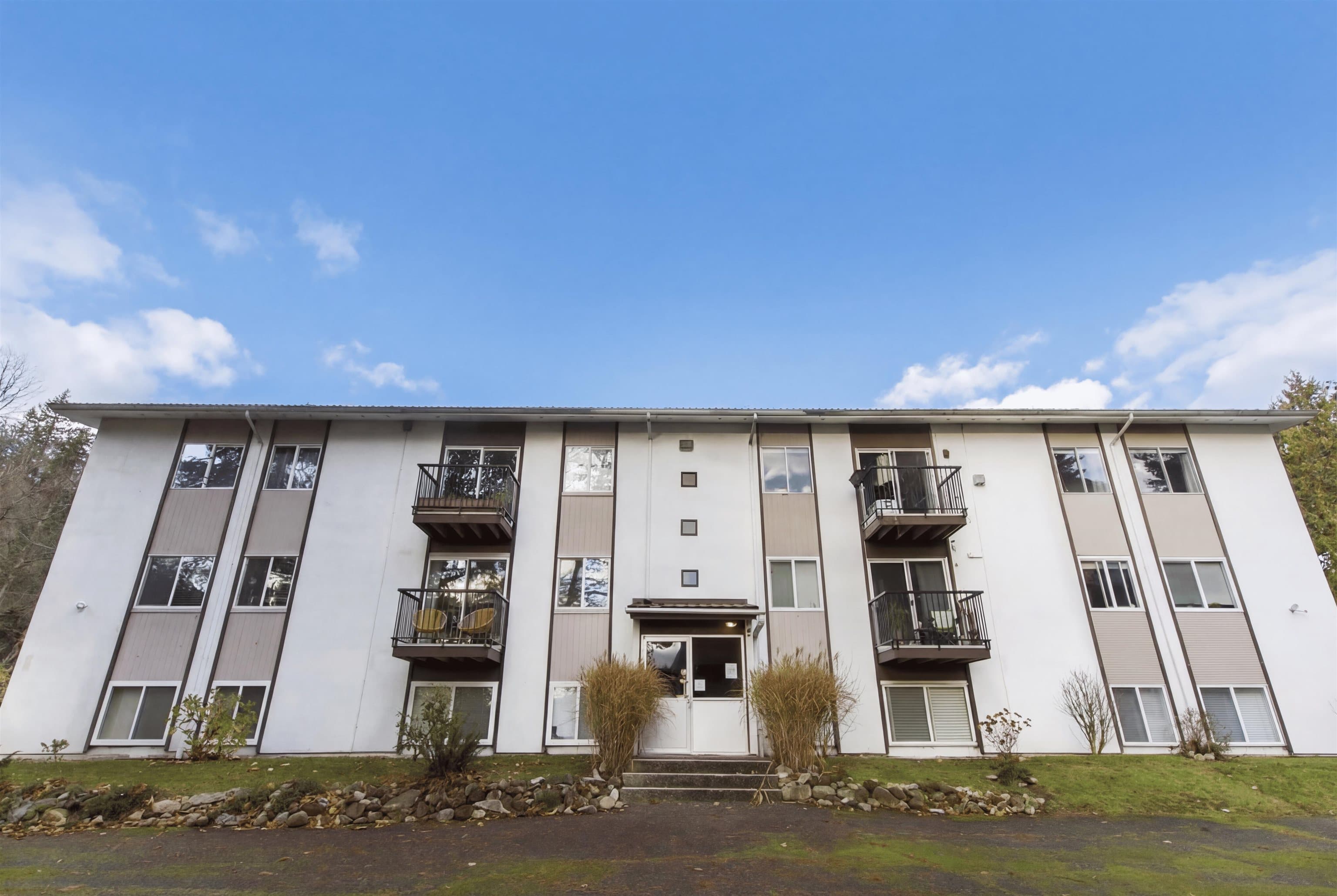 54 - 38185 Westway Avenue, Squamish, V8B 0Y4 — photo 2