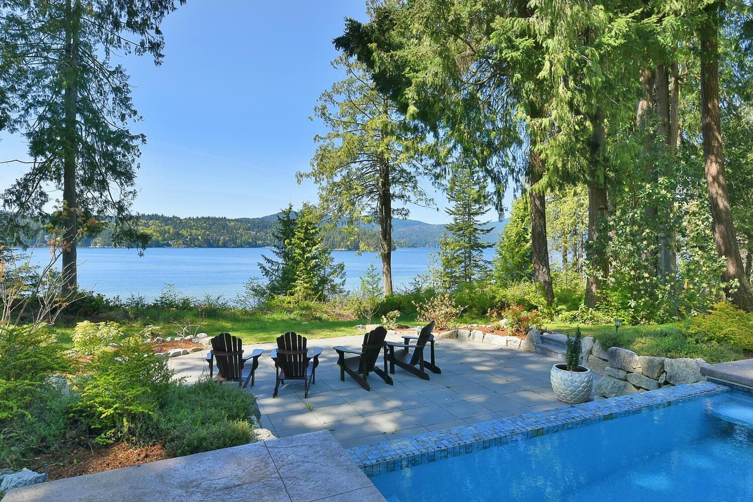 6119 Sechelt Inlet Road, Sechelt, V7Z 0P5 — photo 3