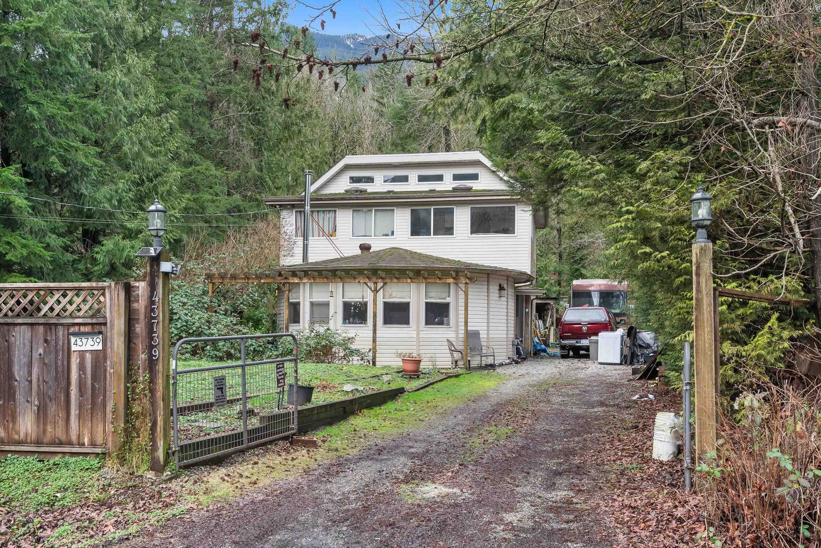 43739 Loch Road, Mission, V0M 1N0 — photo 1