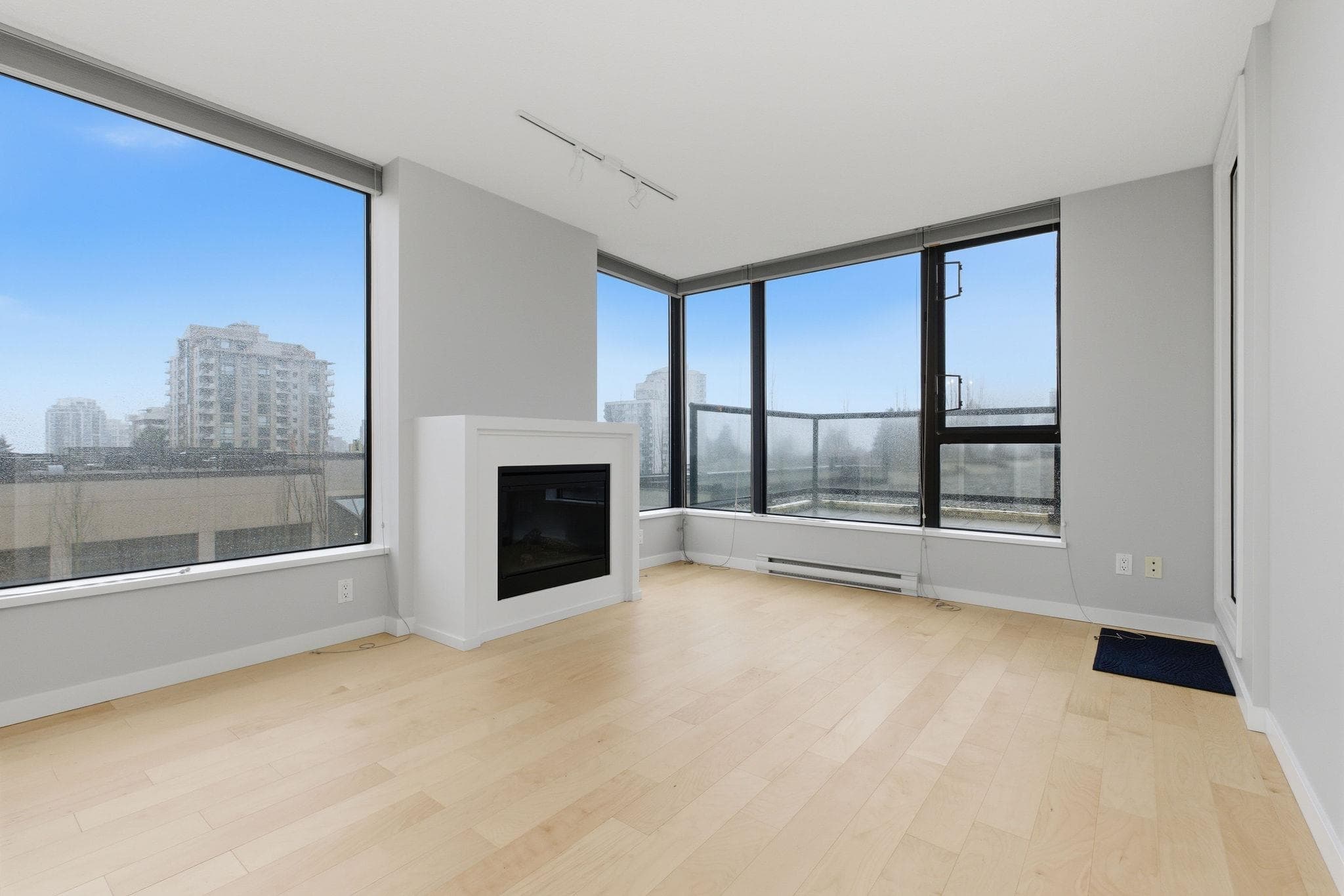 607 - 7063 Hall Avenue, Burnaby, V5E 0A5 — photo 2