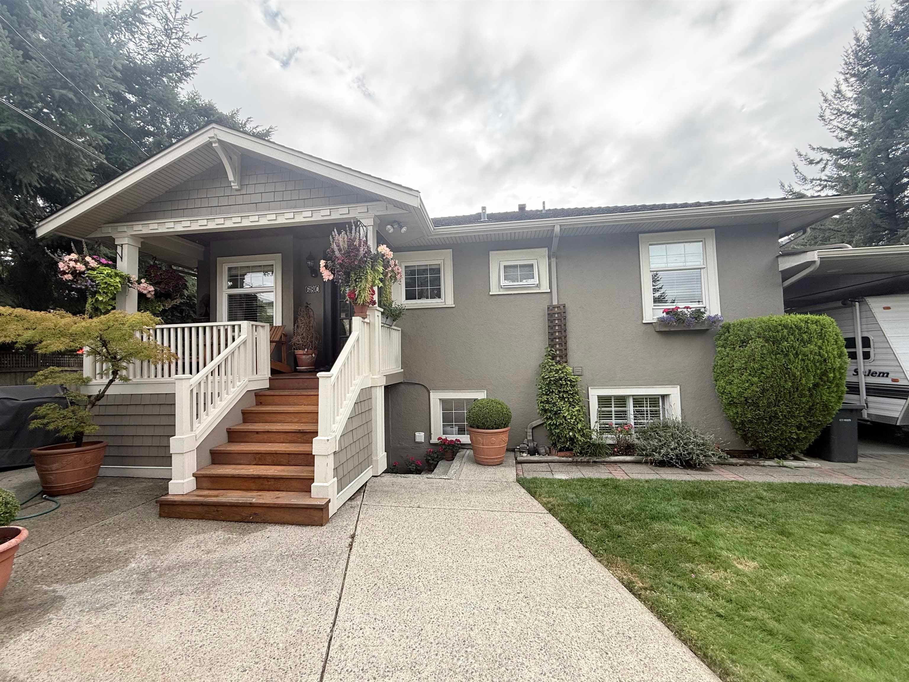 680 Thompson Avenue, Coquitlam, V3J 3Z8 — photo 1