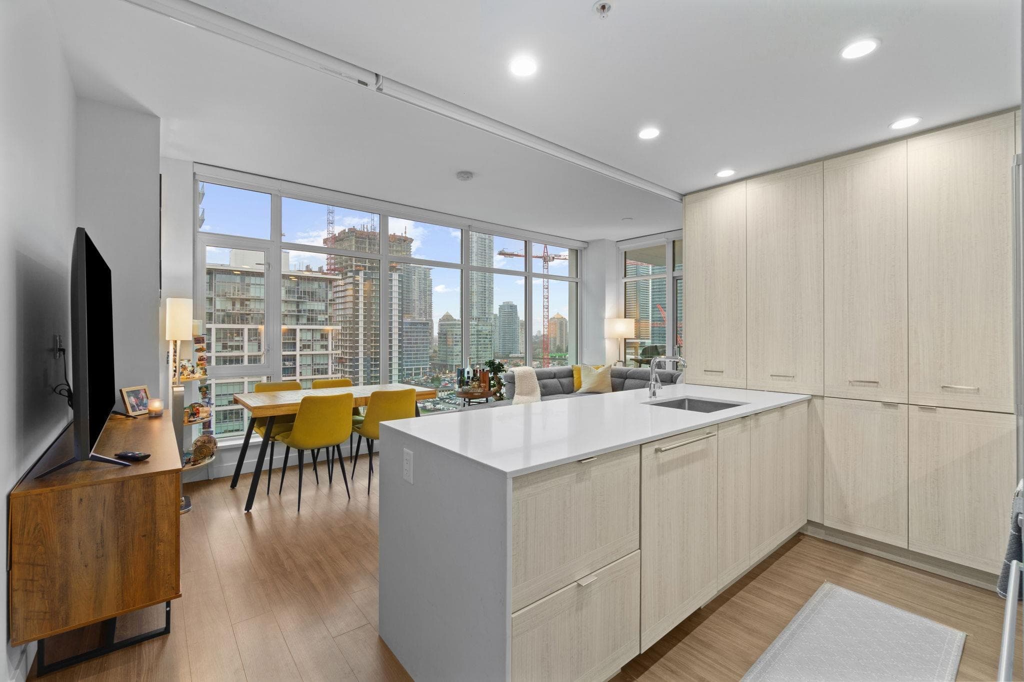 2106 - 2351 Beta Avenue, Burnaby, V5C 0M2 — photo 3