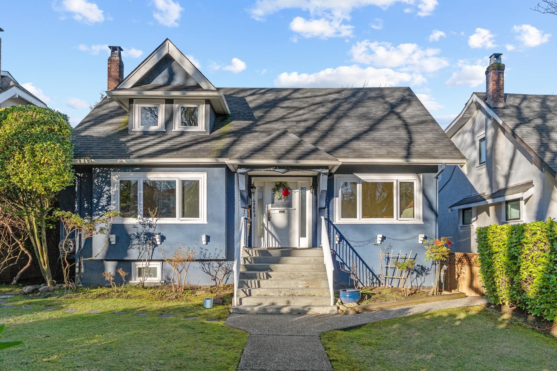 4069 W 14th Avenue, Vancouver, V6R 2X3 — photo 1