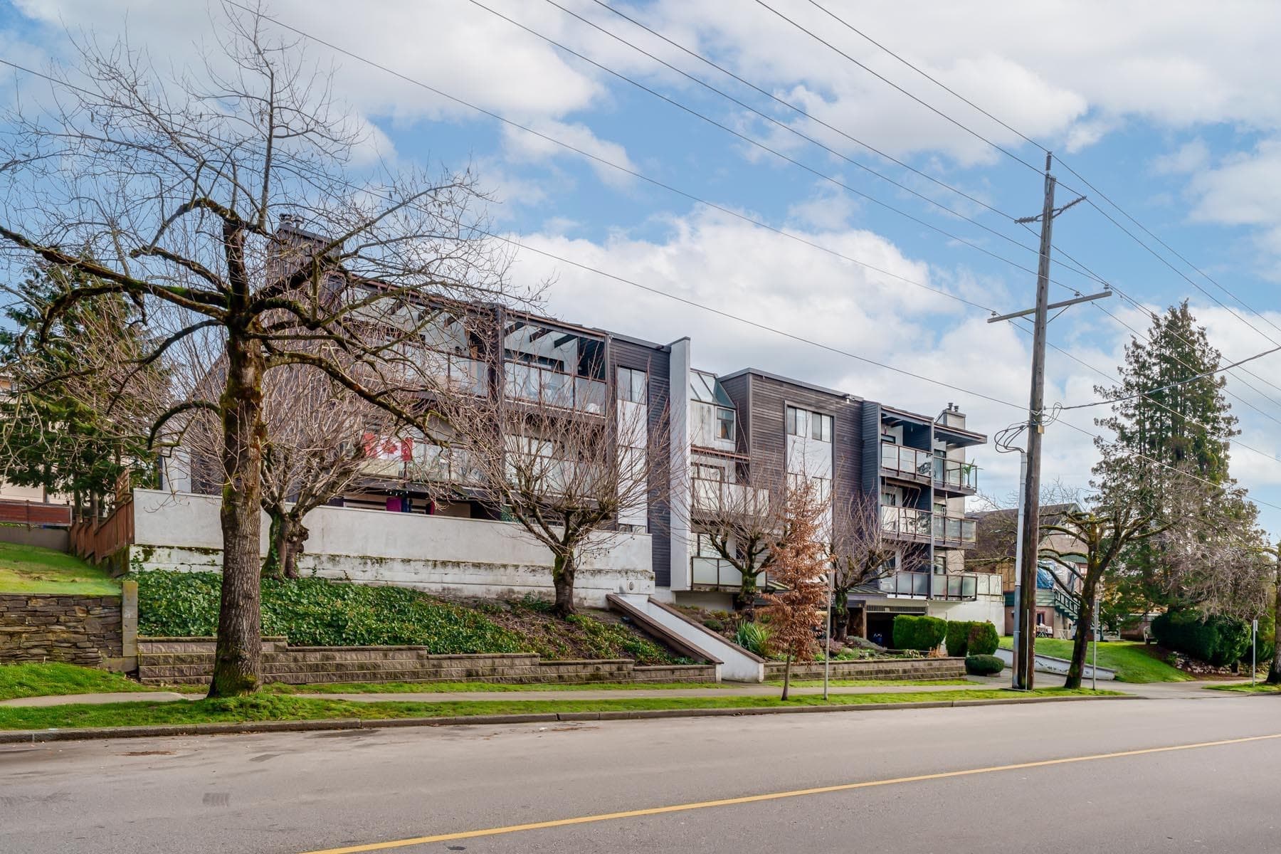 307 - 315 Tenth Street, New Westminster, V3M 3Y2 — photo 1