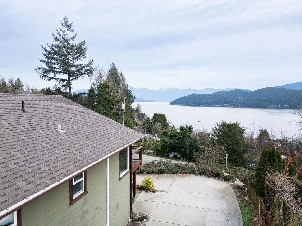 591 Gibsons Way, Gibsons, V0N 1V9 — photo 4